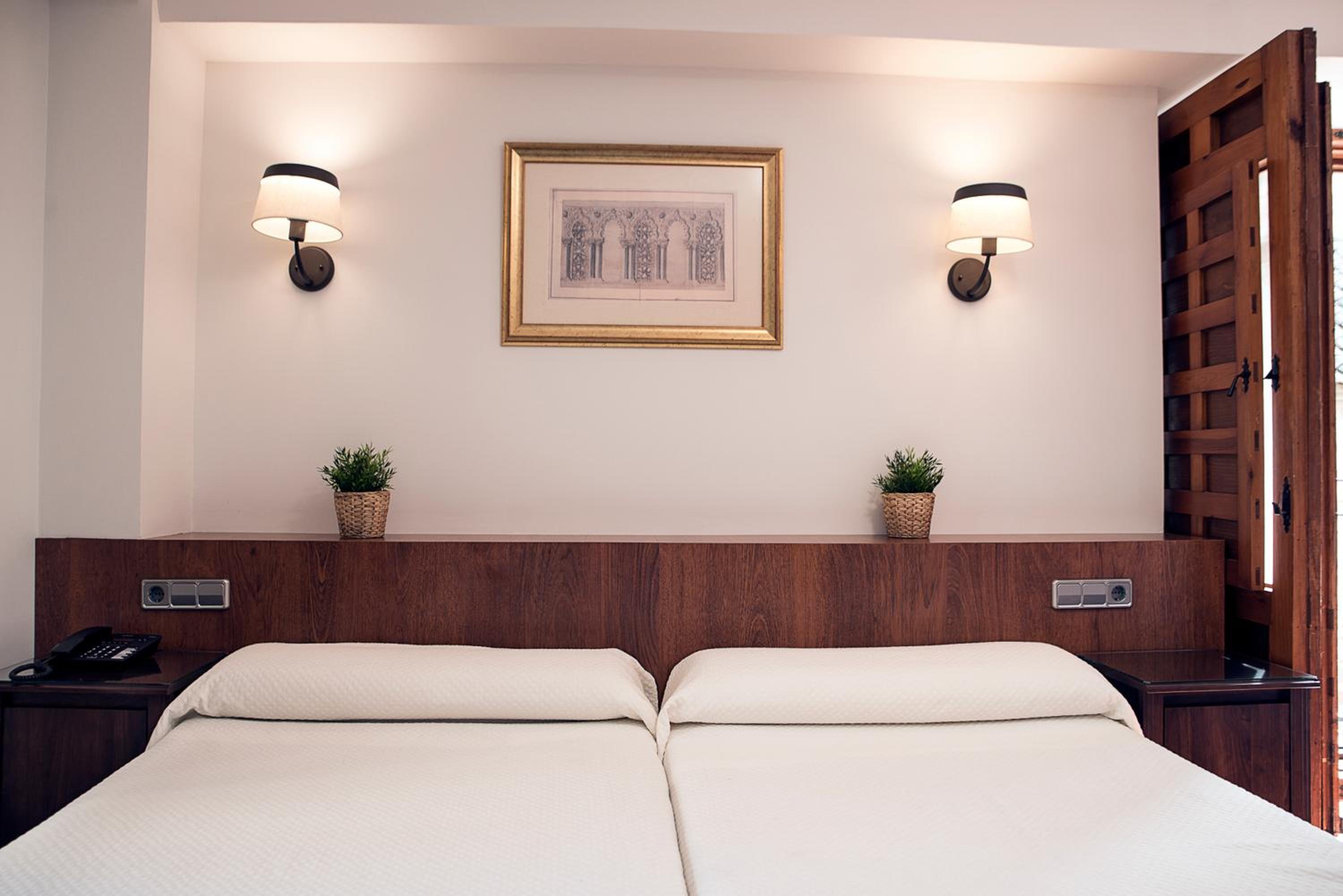 Classic Double or Twin Room - Photo 3
