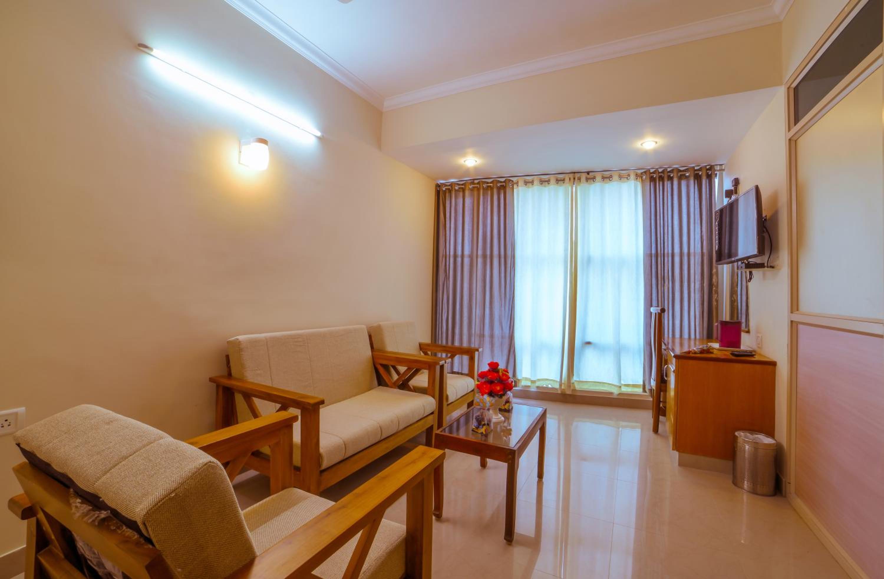 Suite - Photo 2