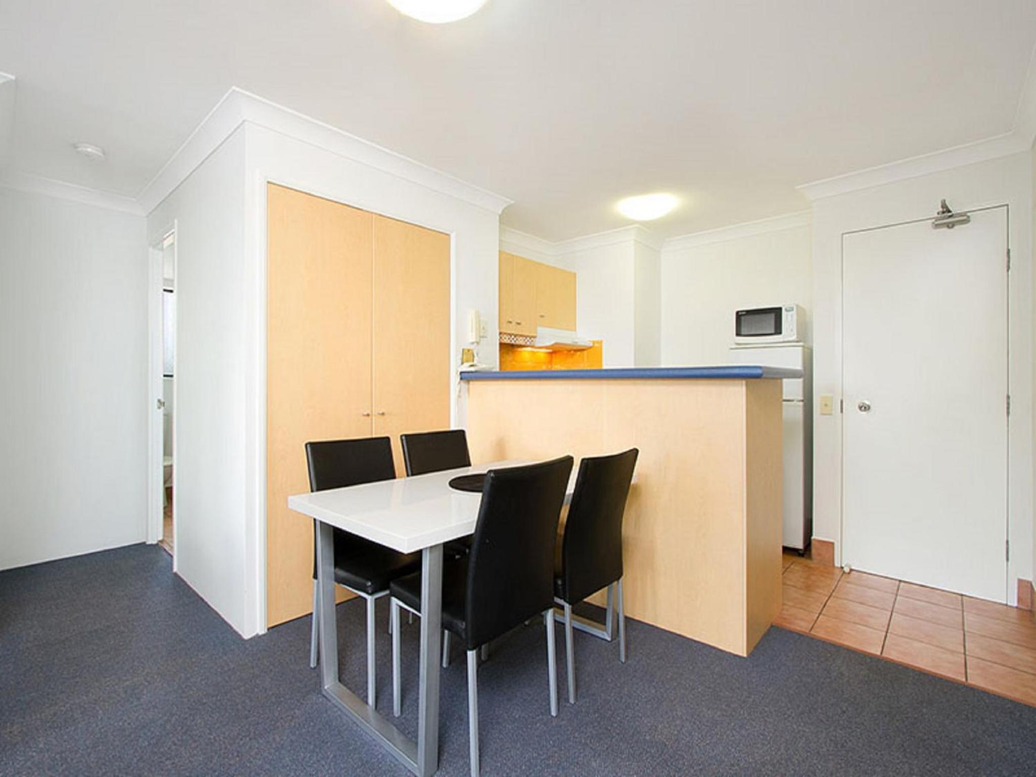 One-Bedroom Apartment - Photo 14