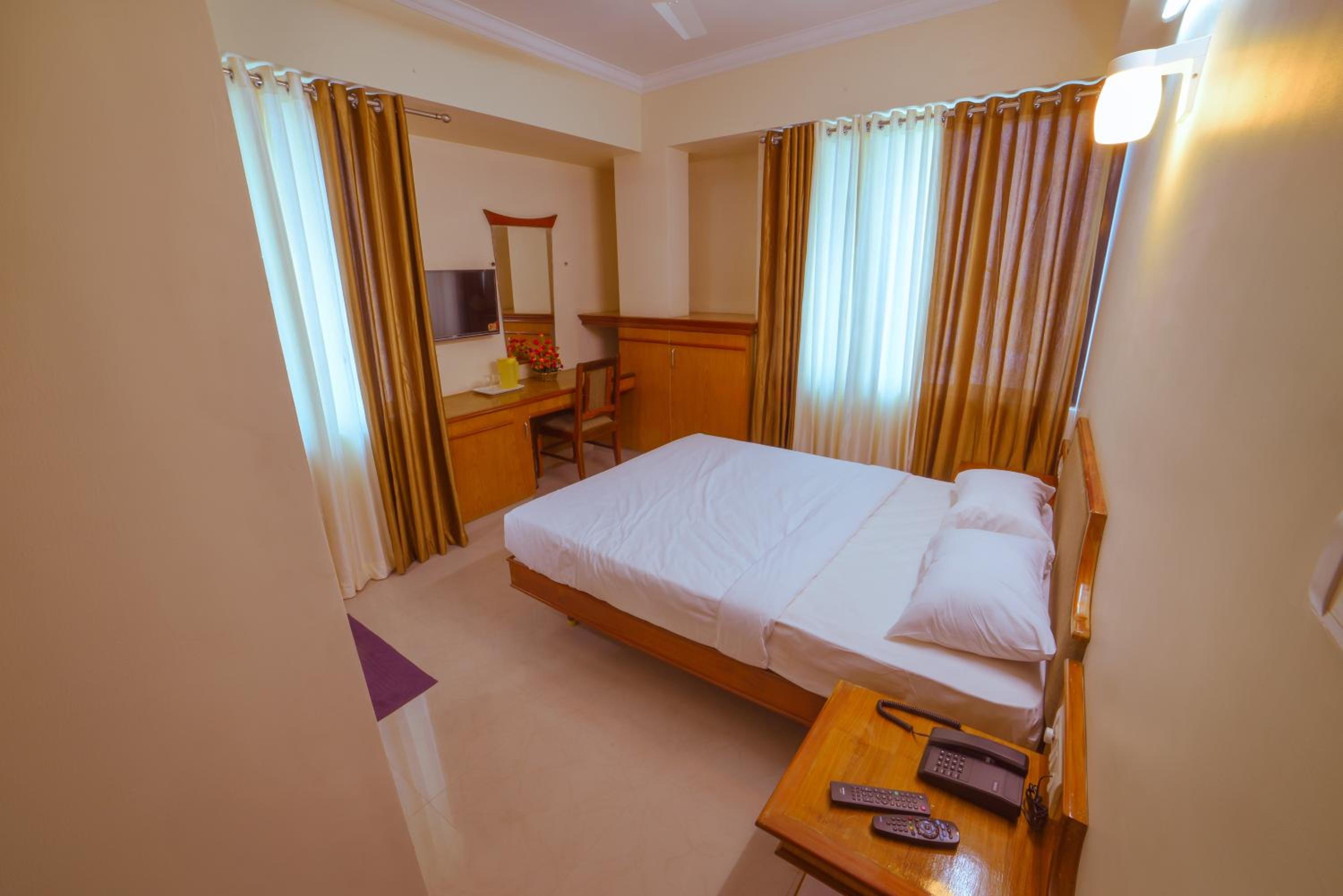 Standard Double or Twin Room photo 2
