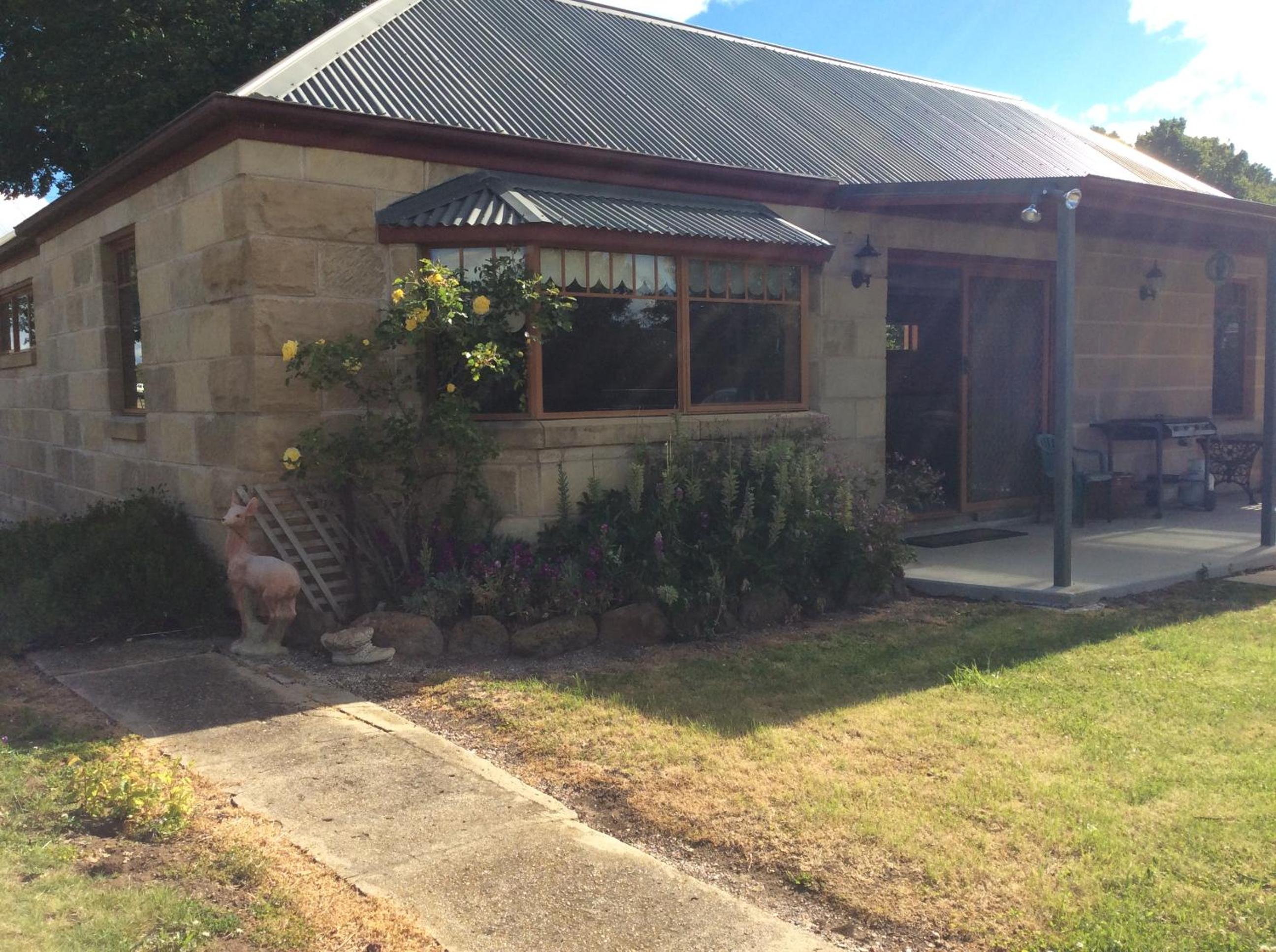 Three-Bedroom House photo 2