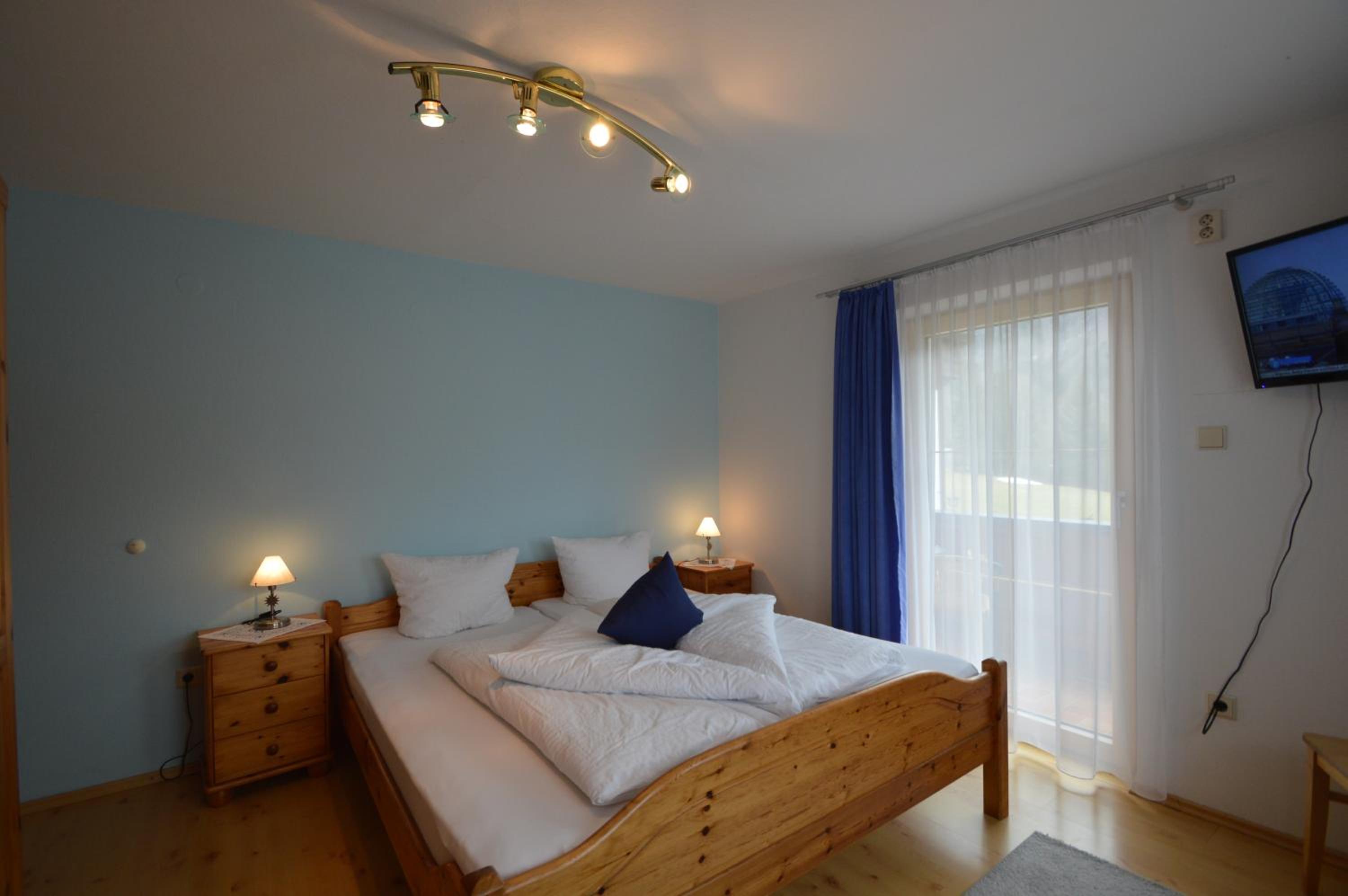 Apartment with Mountain View photo 2