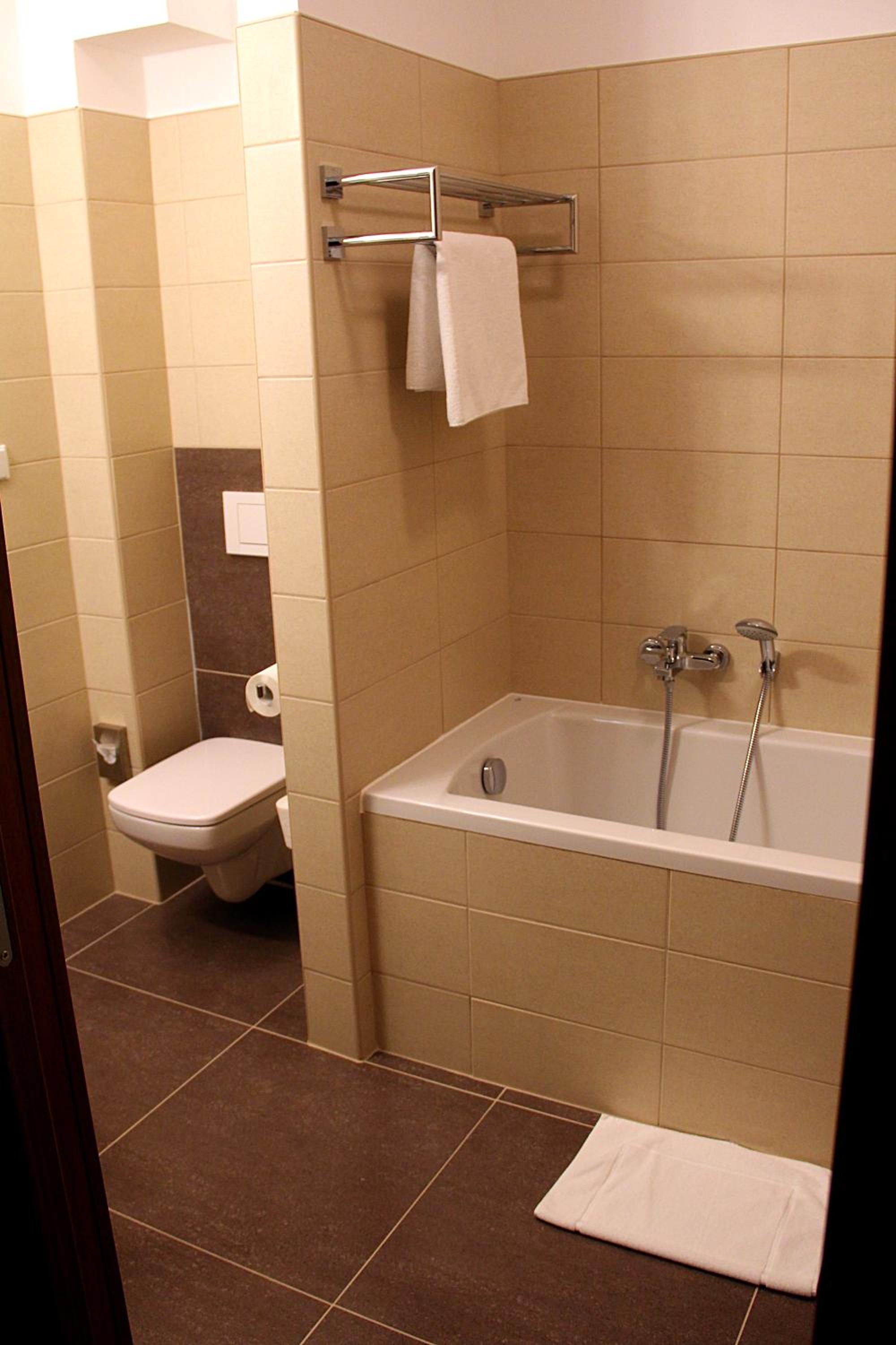 Double or Twin Room photo 3