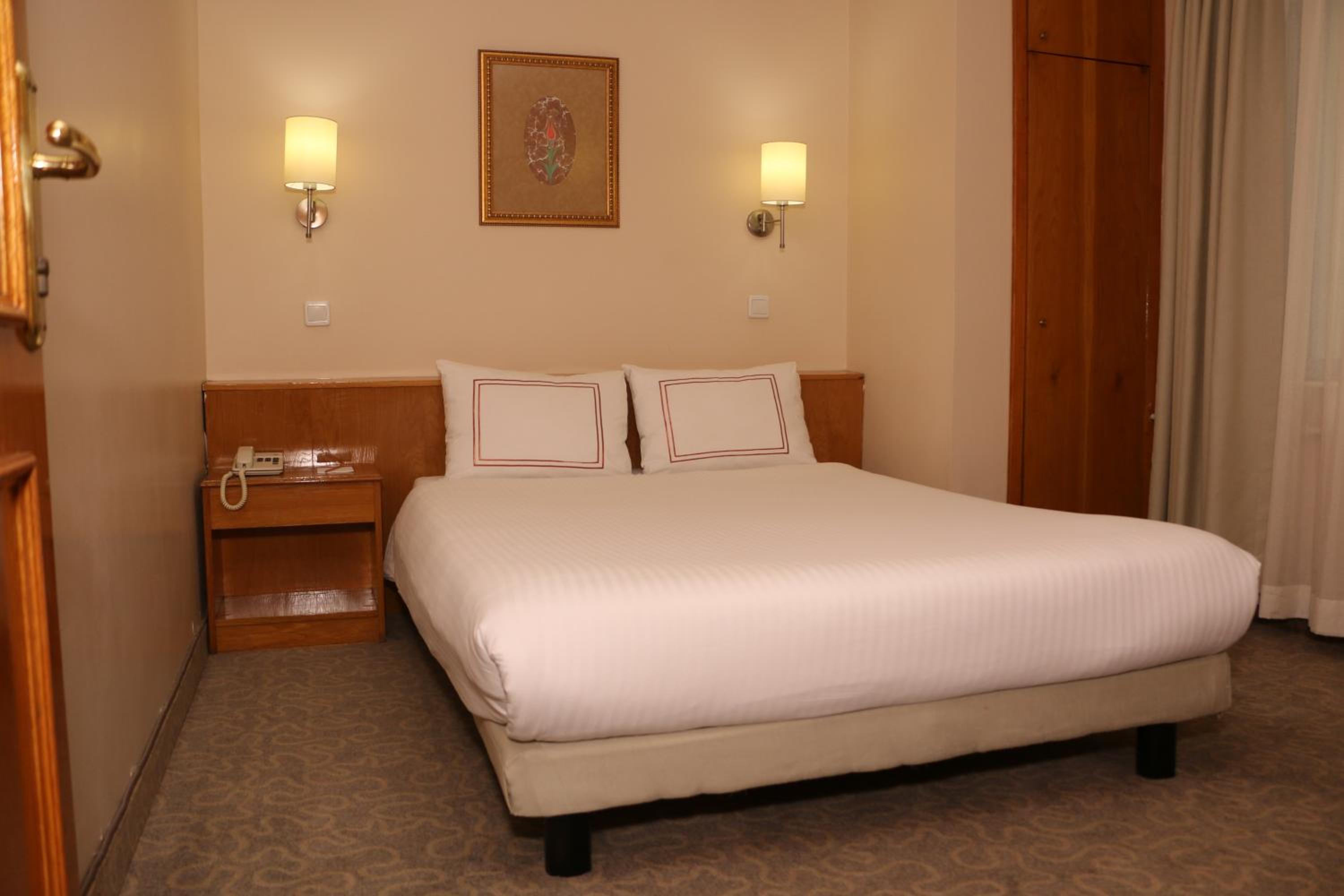 Standard Double Room photo 3