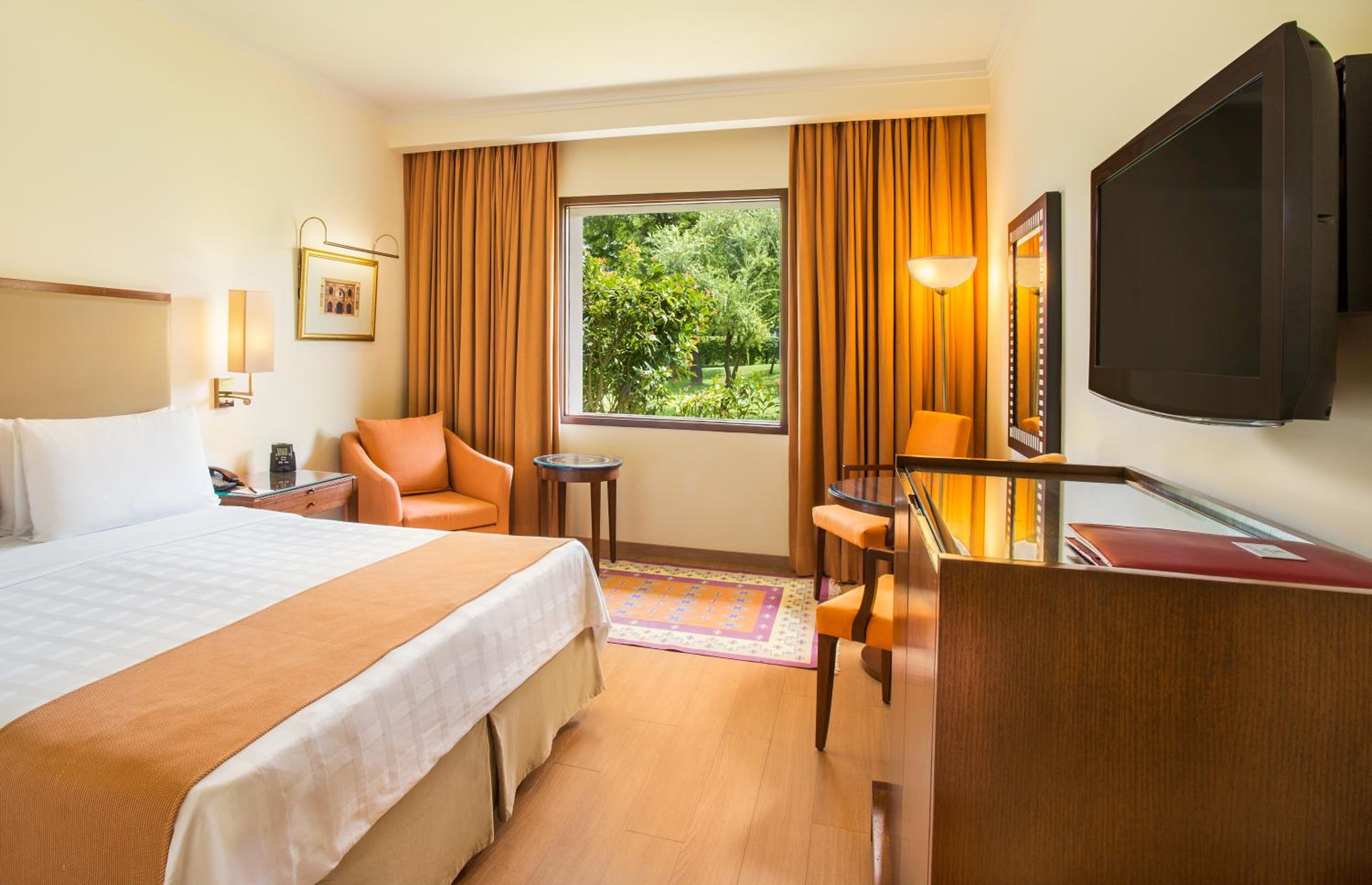 Deluxe Double or Twin Room with Garden View