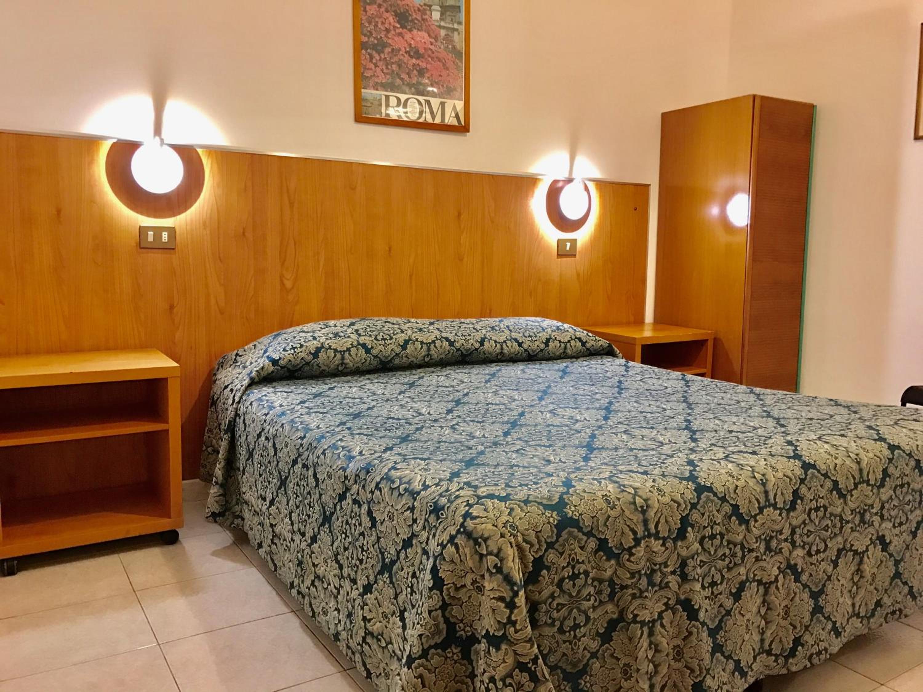 Double or Twin Room with Shared Bathroom photo 2