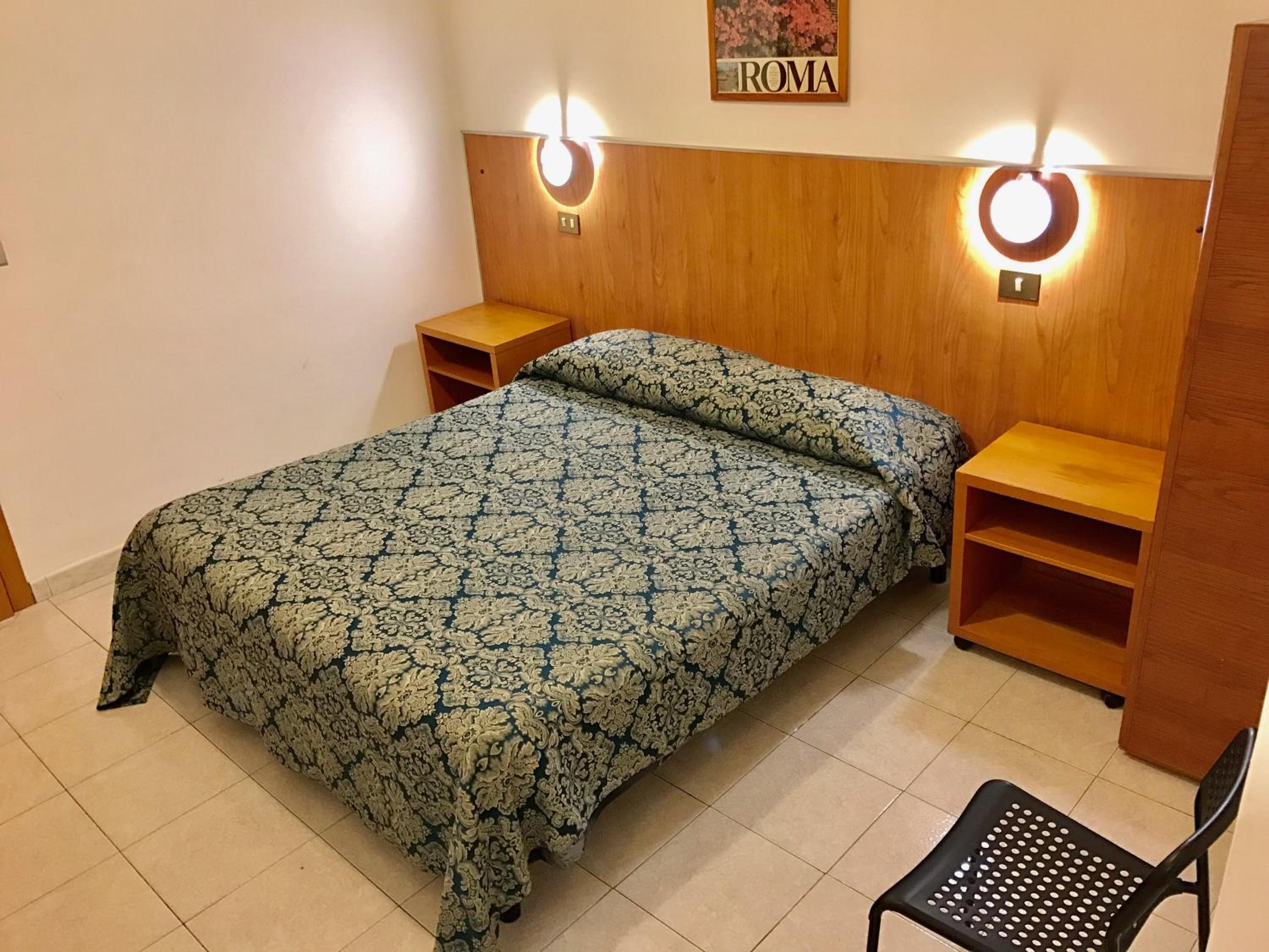 Double or Twin Room with Shared Bathroom photo 3