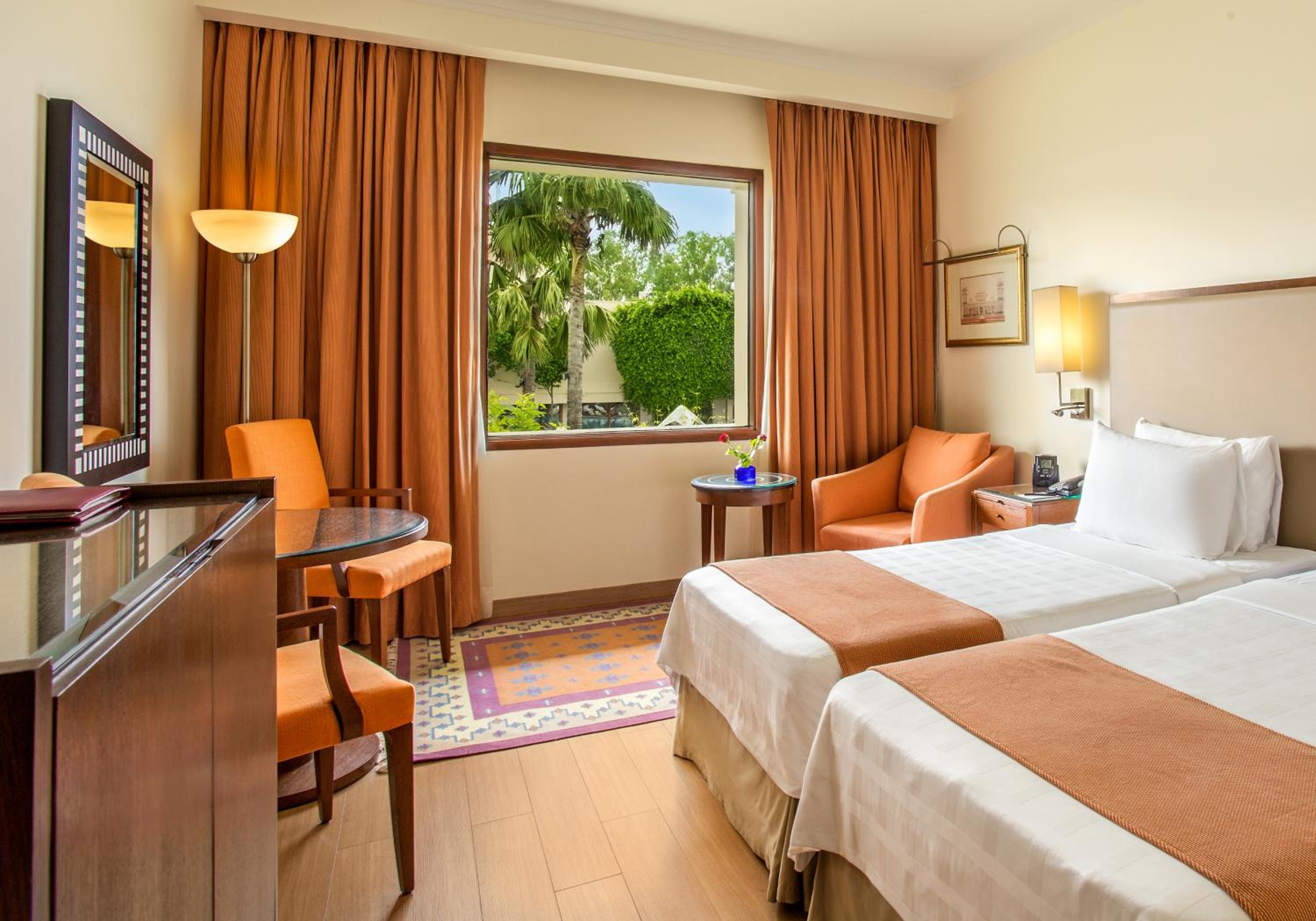 Deluxe Double or Twin Room with Pool View thumbnail 6
