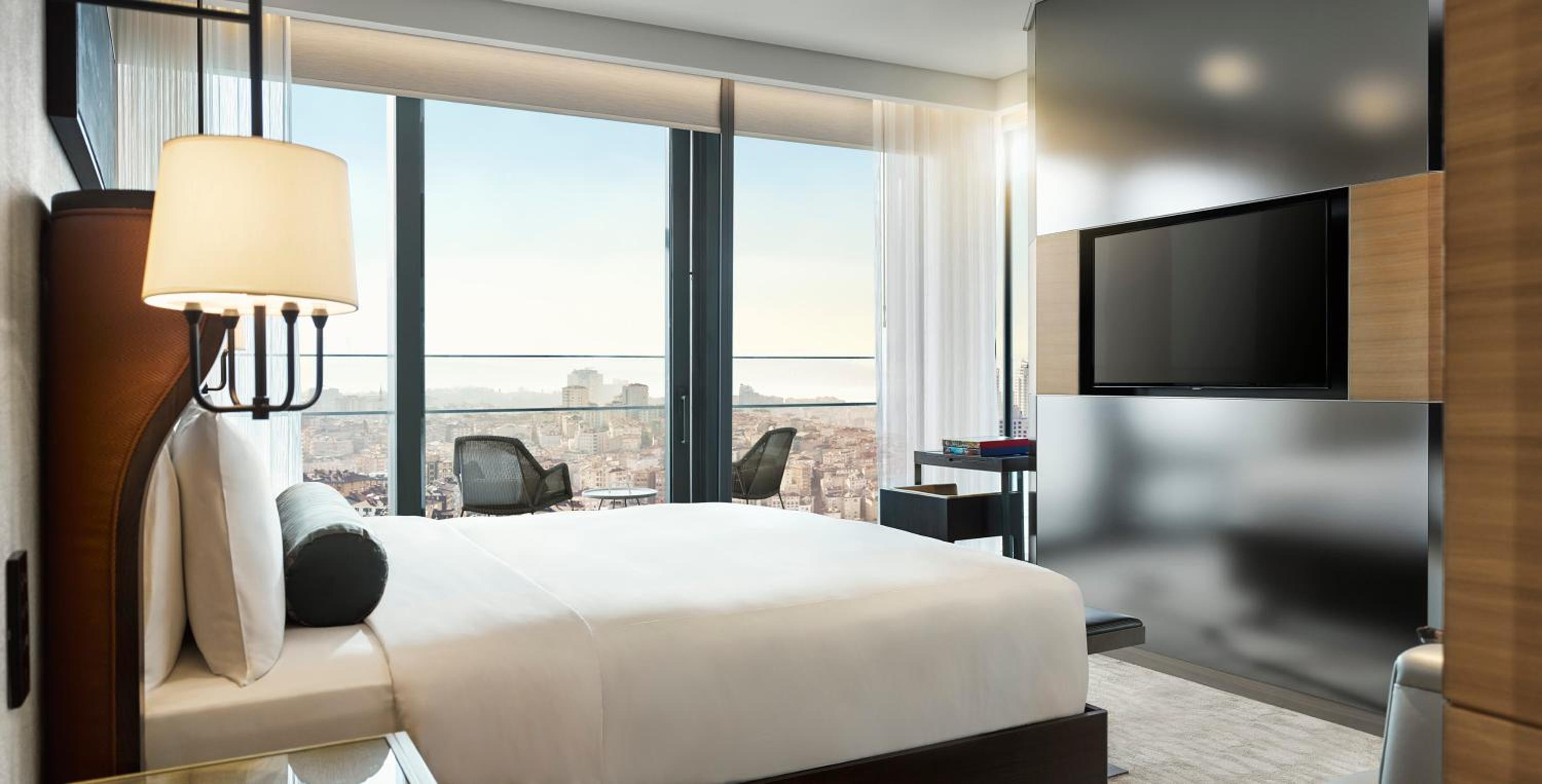 Fairmont Signature Terrace Suite Sea View and Lounge Access