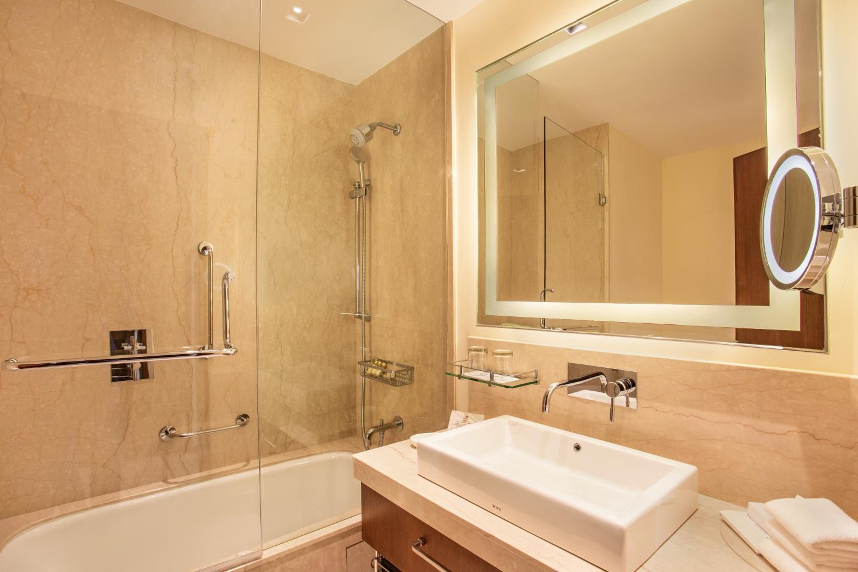 Deluxe Double or Twin Room with Pool View