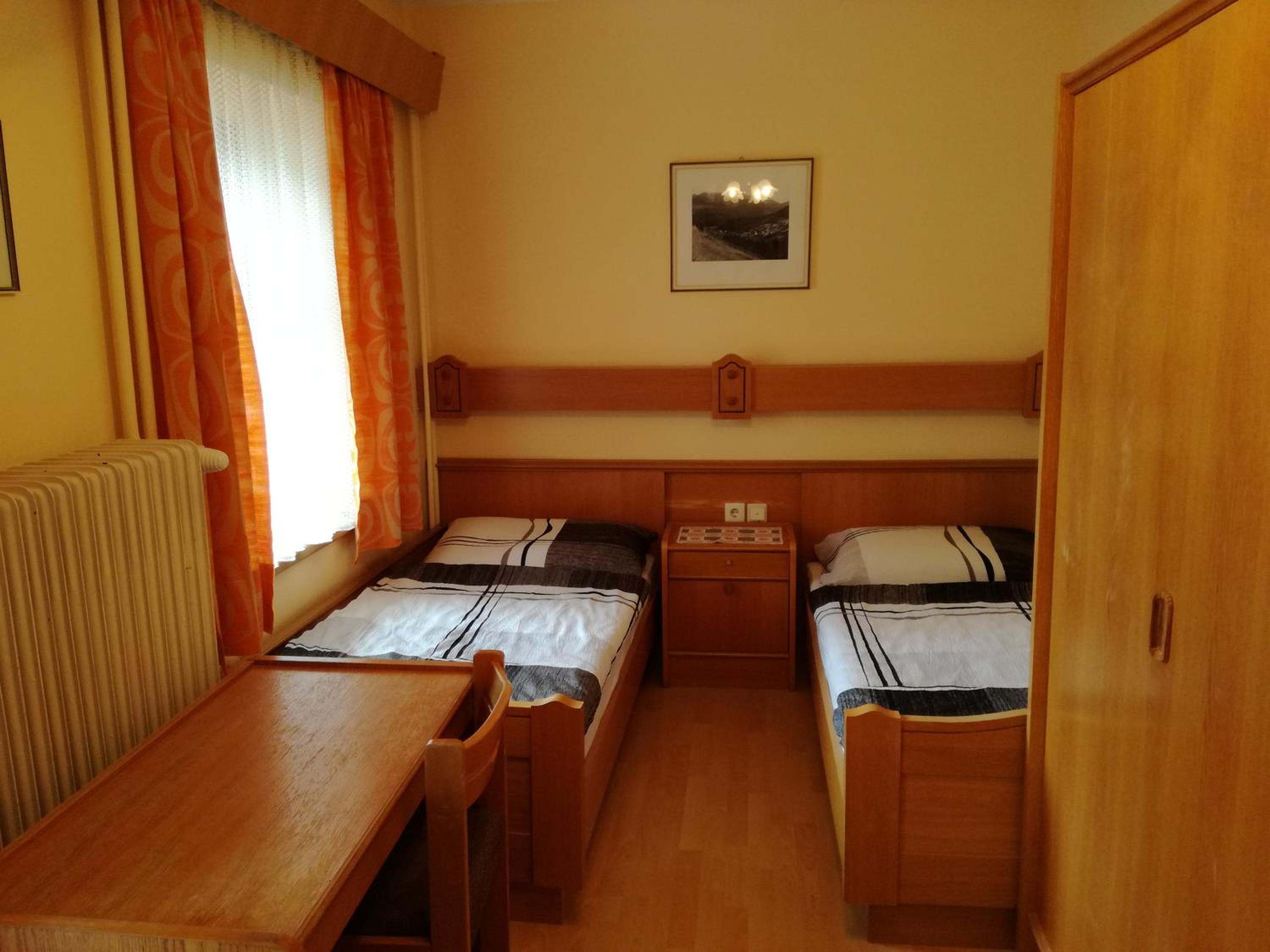 Standard Twin Room photo 3