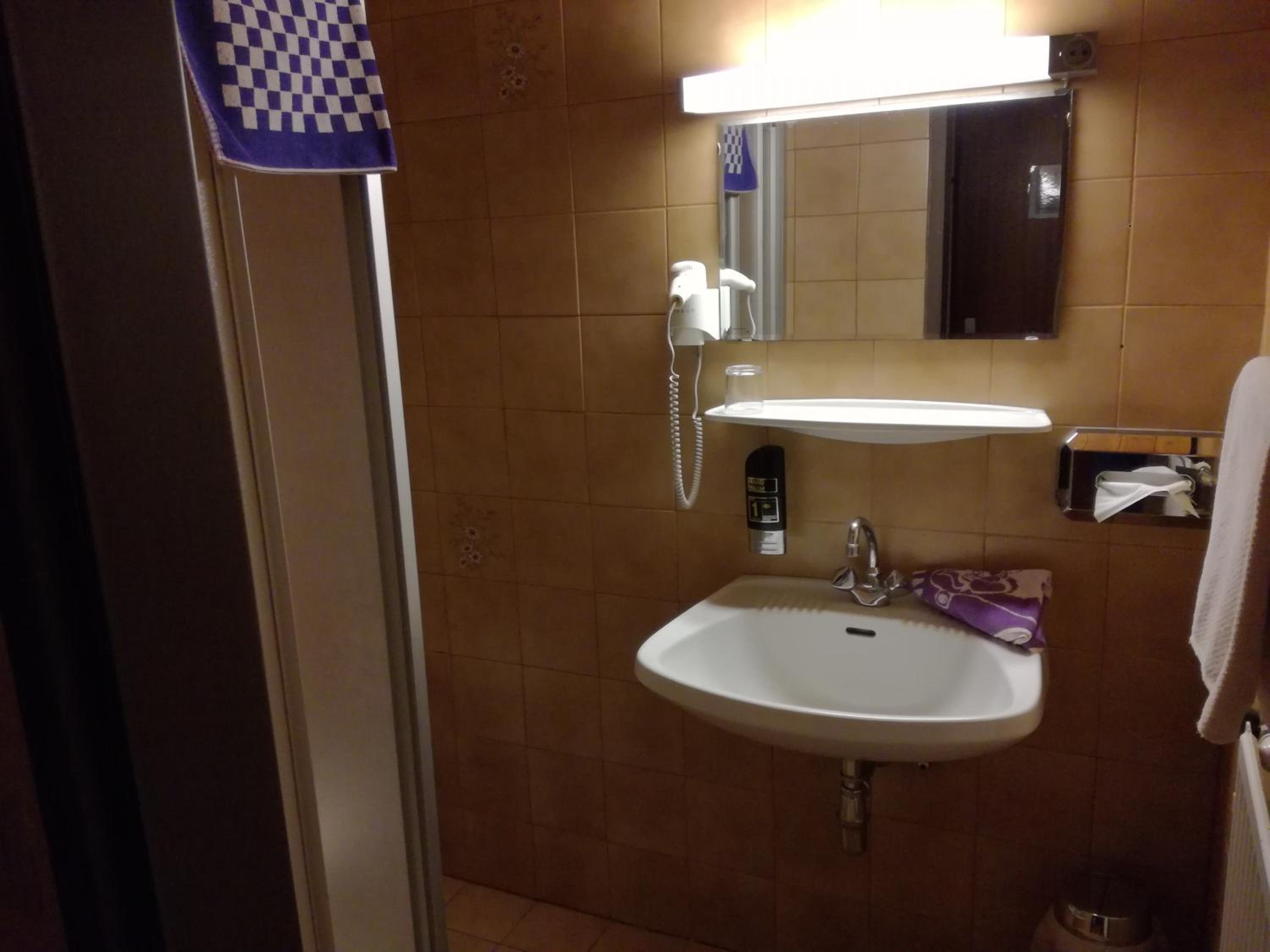Standard Twin Room photo 2