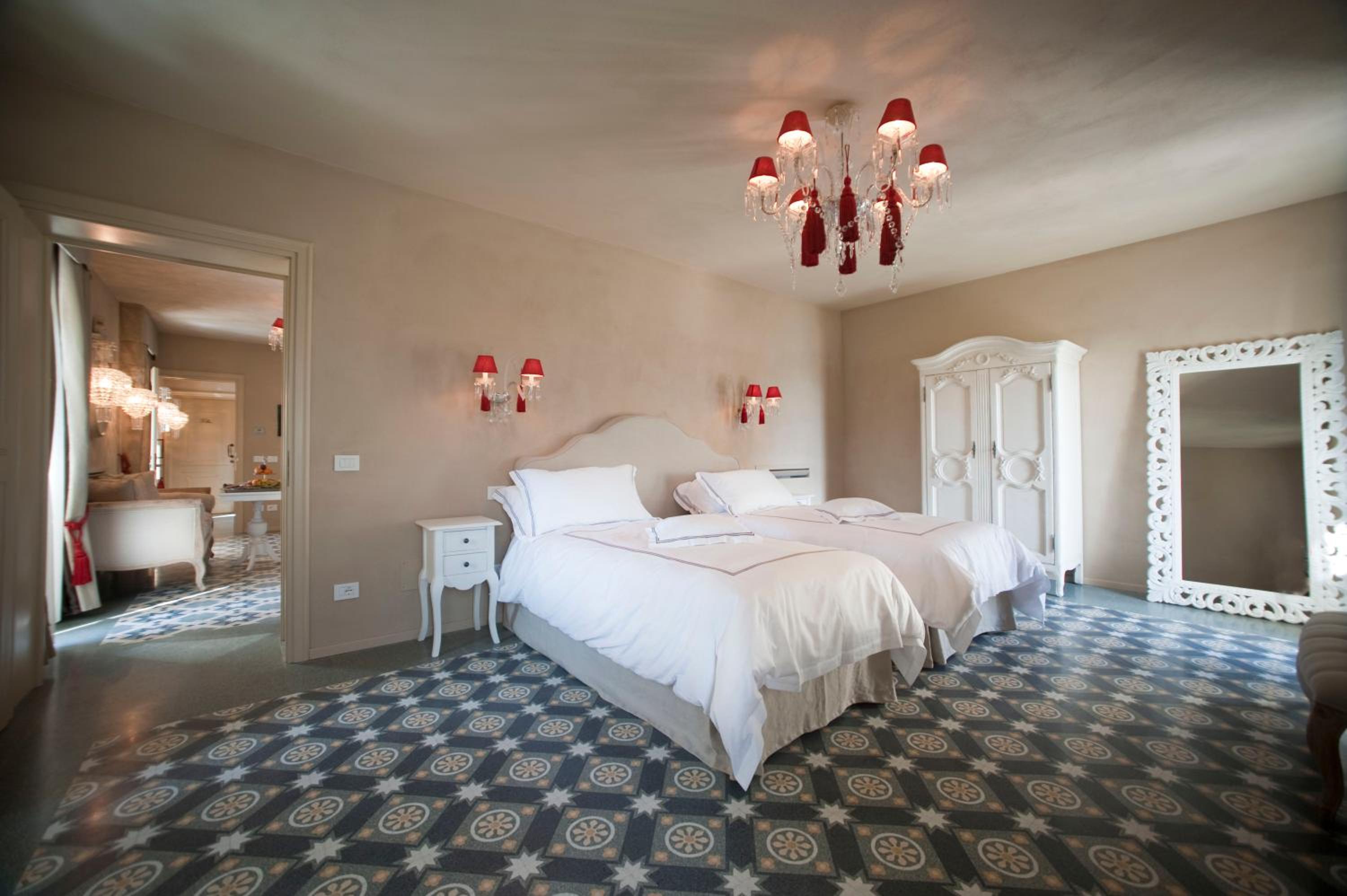 Suite photo 1