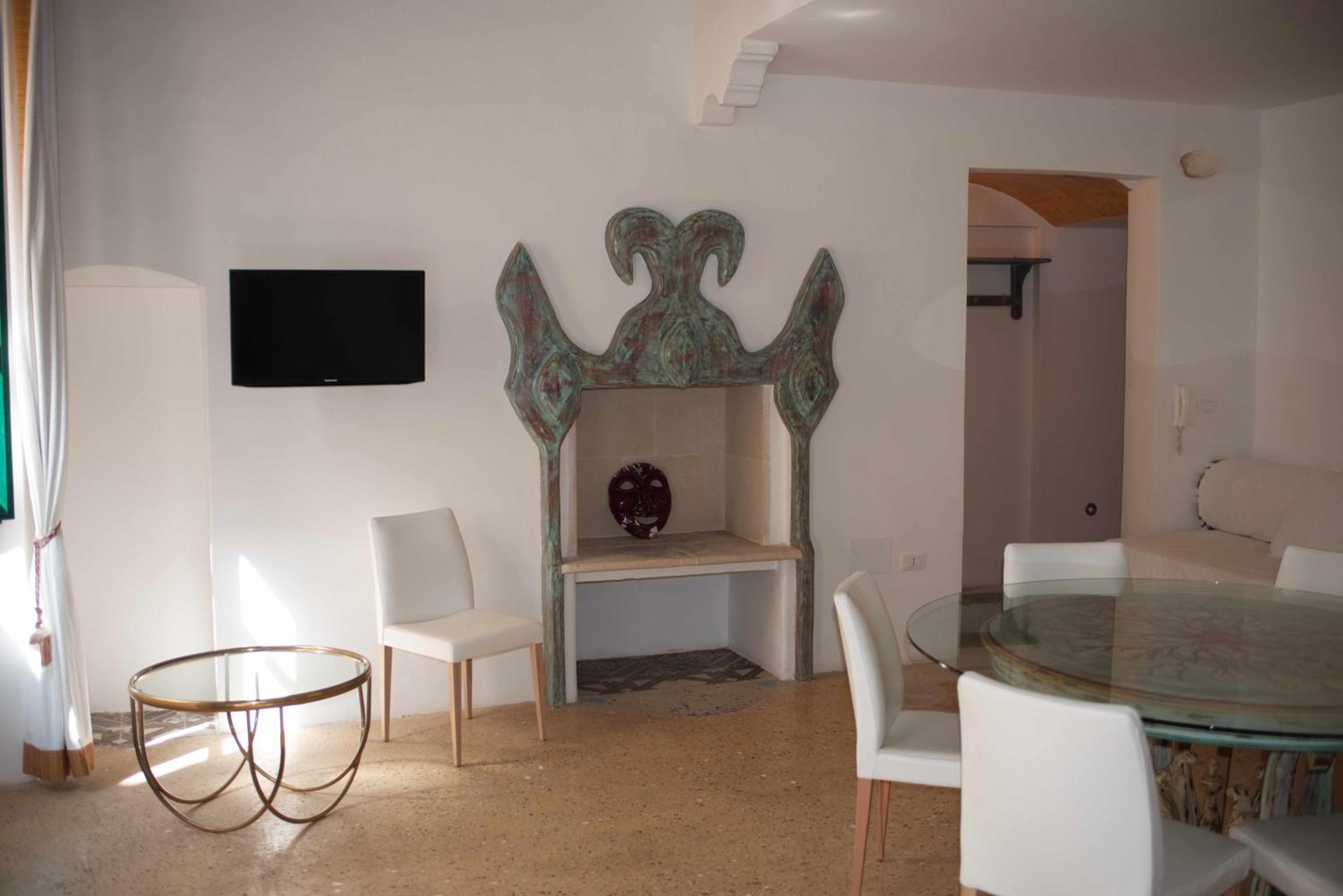 Deluxe Two-Bedroom Apartment with Terrace