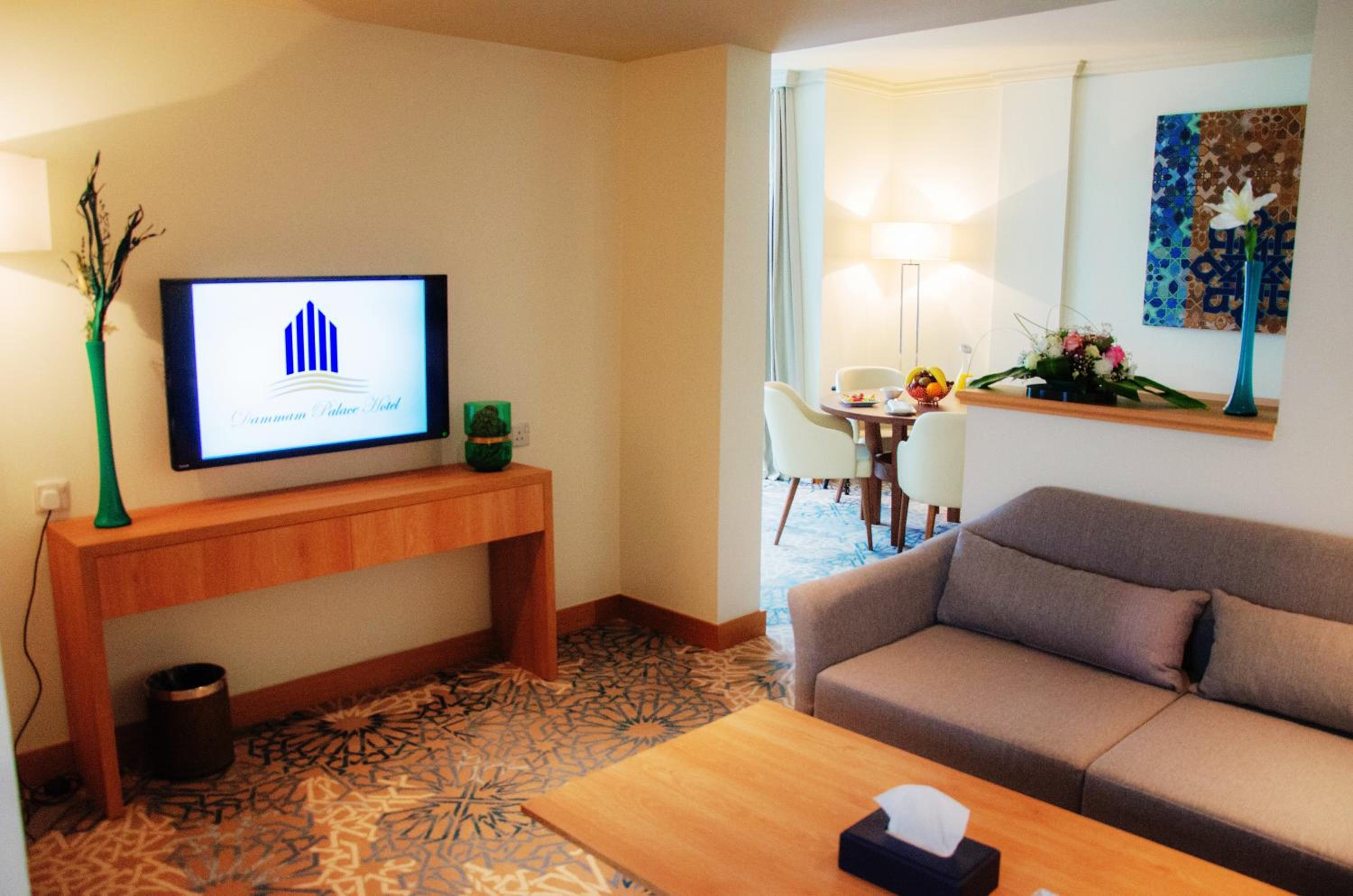 Executive Suite - Photo 3