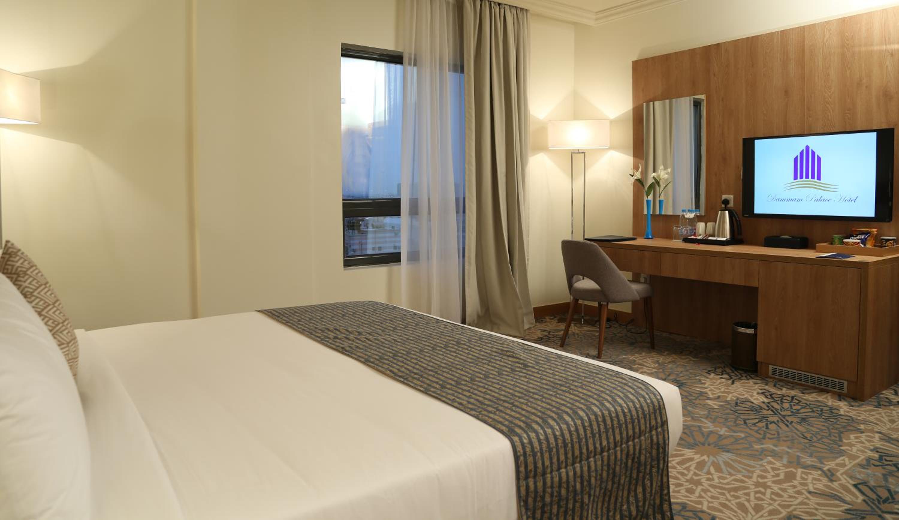 Executive Suite - Photo 1