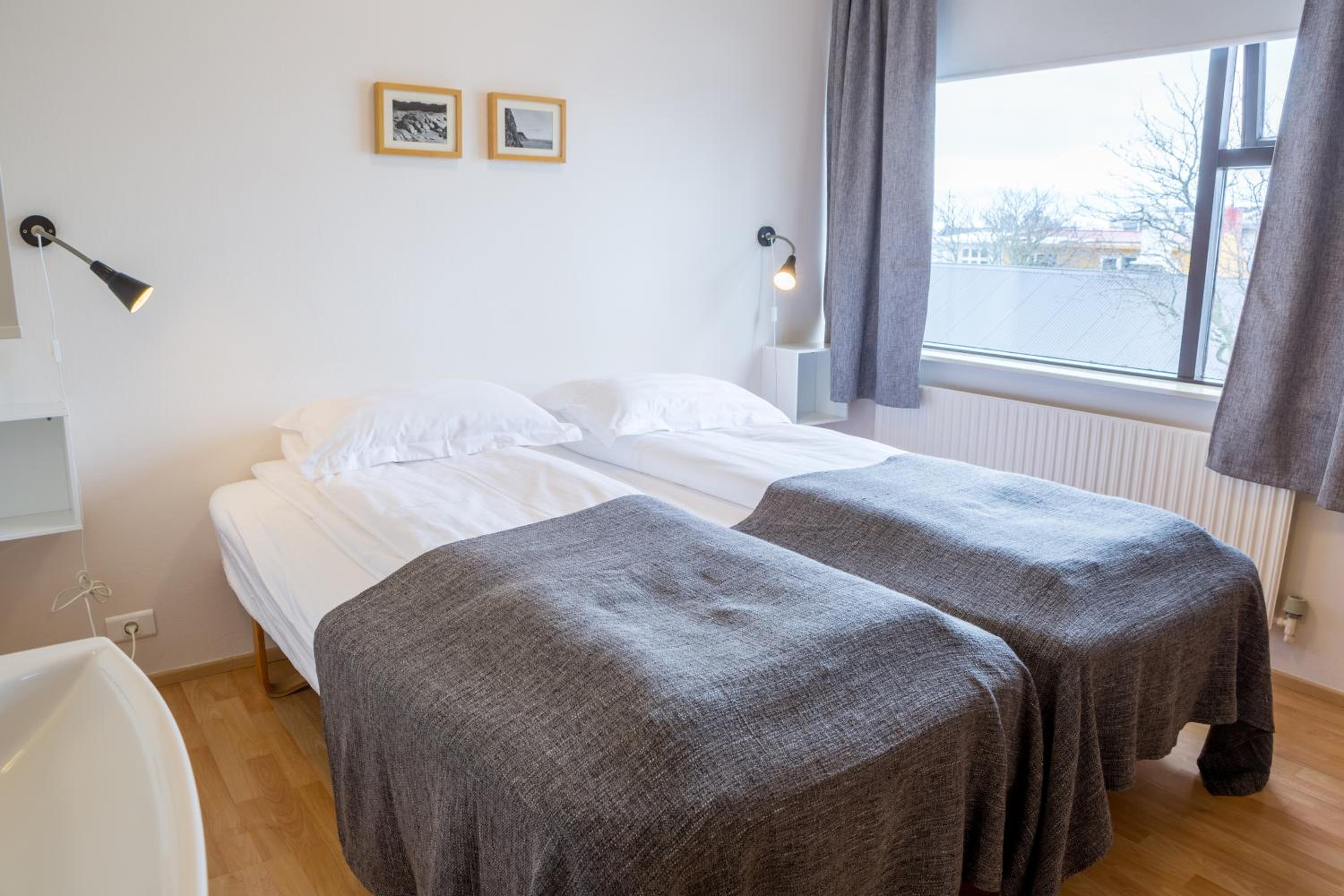 Basic Twin Room with Shared Bathroom
