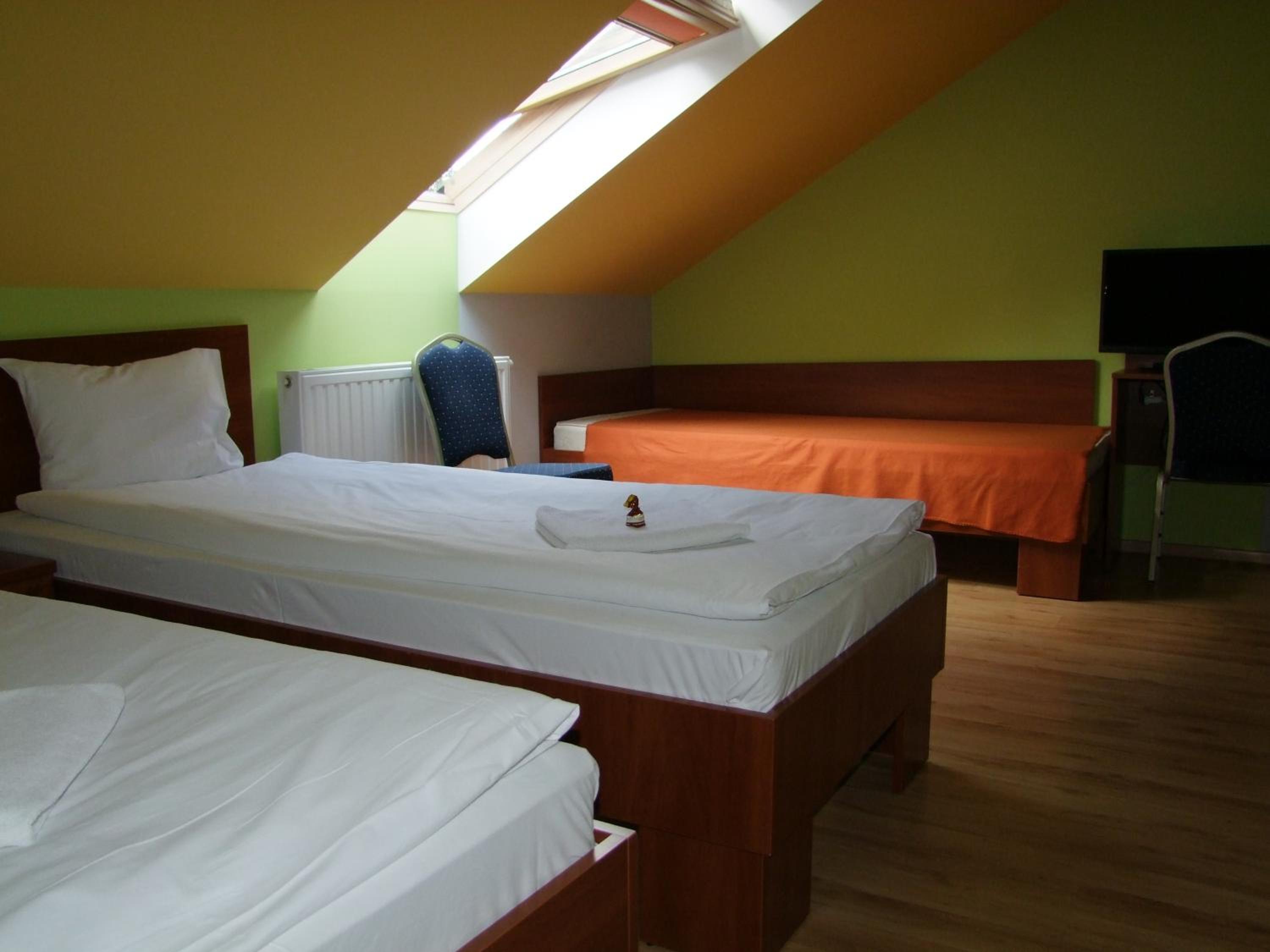 Triple Room with Private Bathroom photo 2