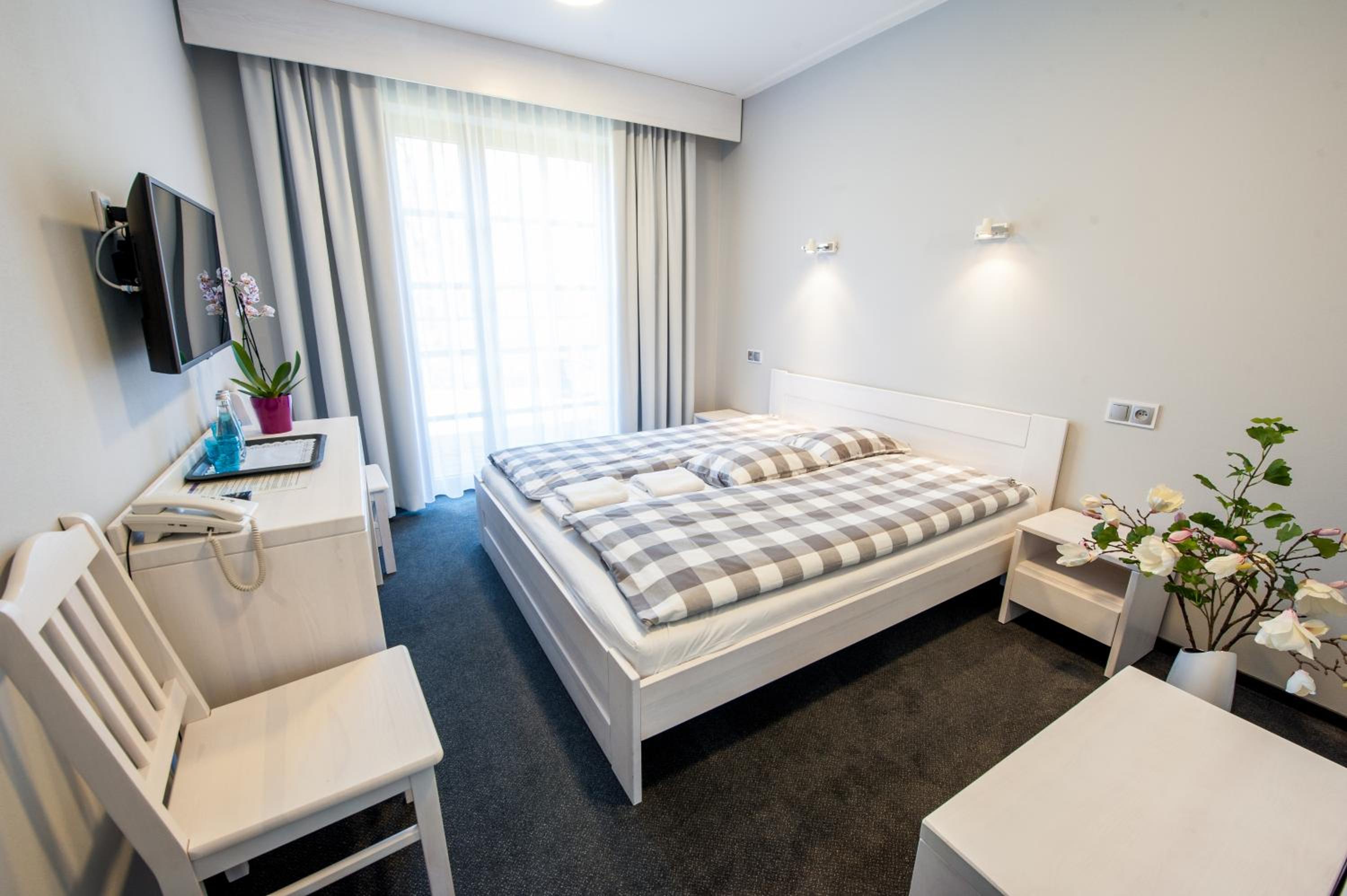 Standard  Double Room - Photo 1