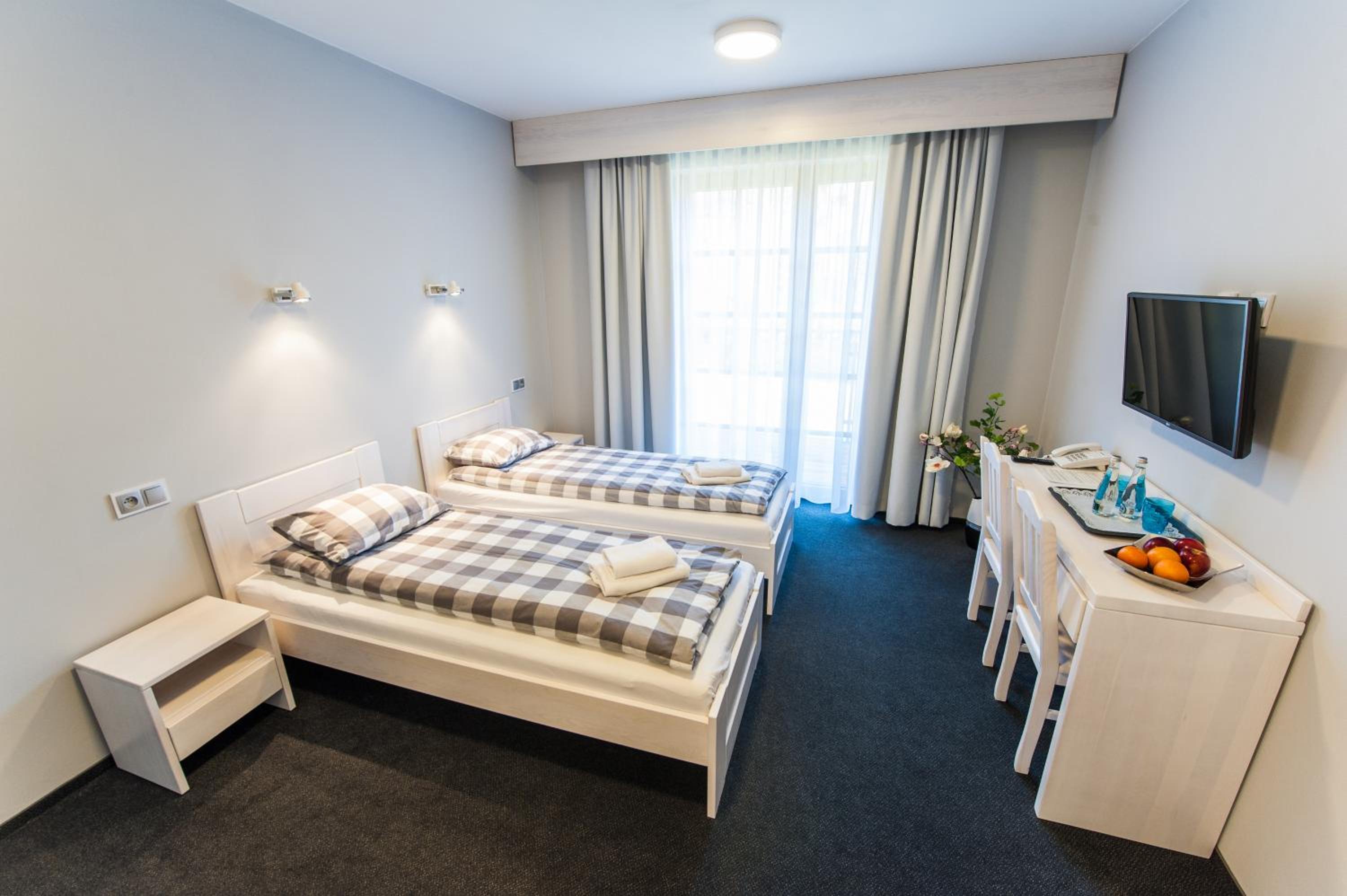Standard Triple Room - Photo 3