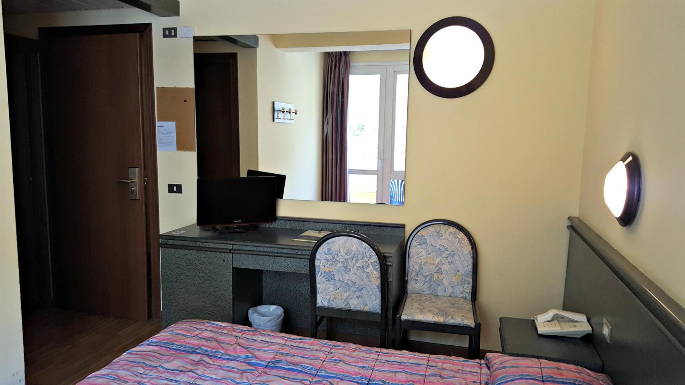 Double Room - Photo 4