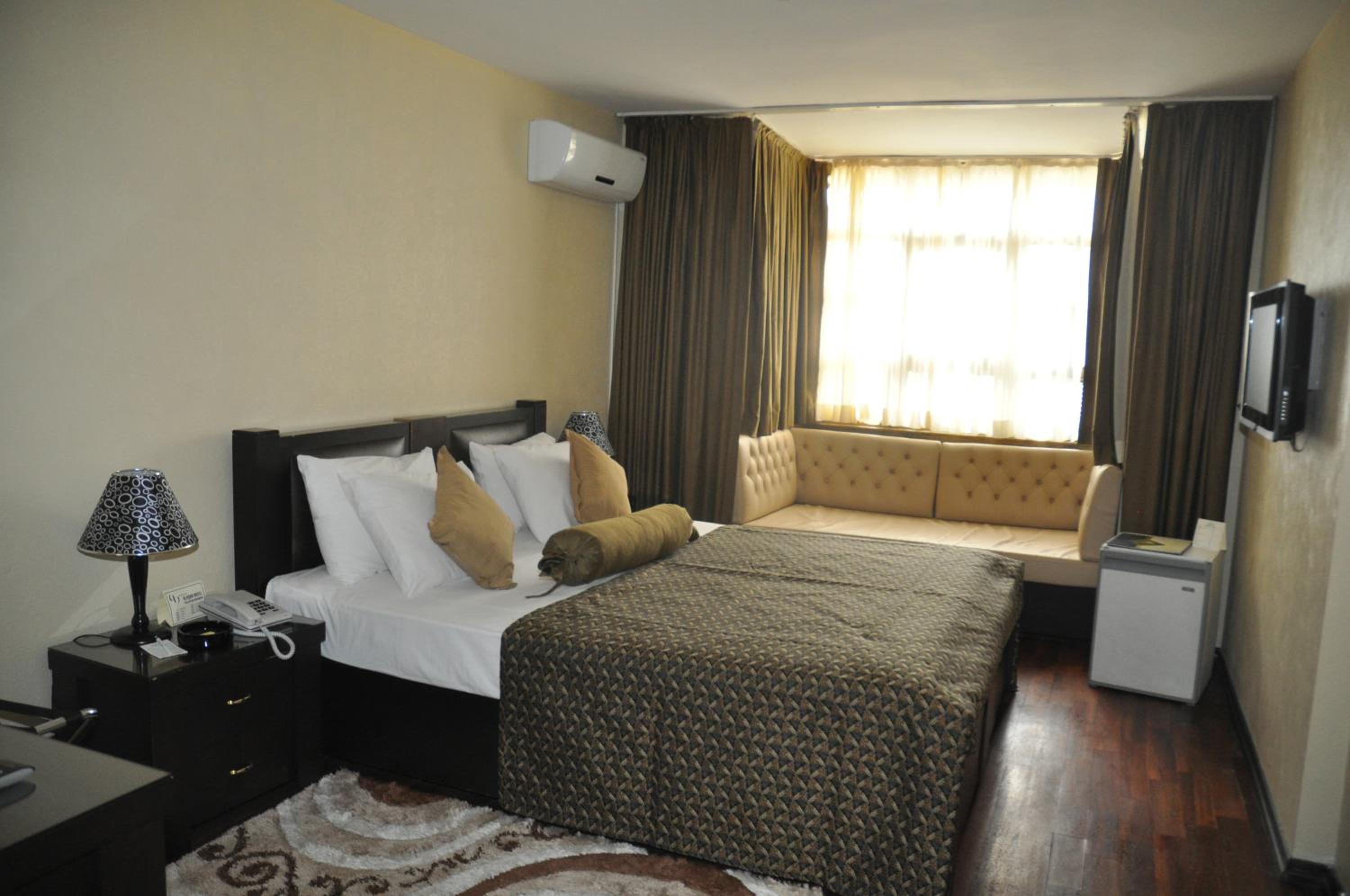 Double Room with Lake View