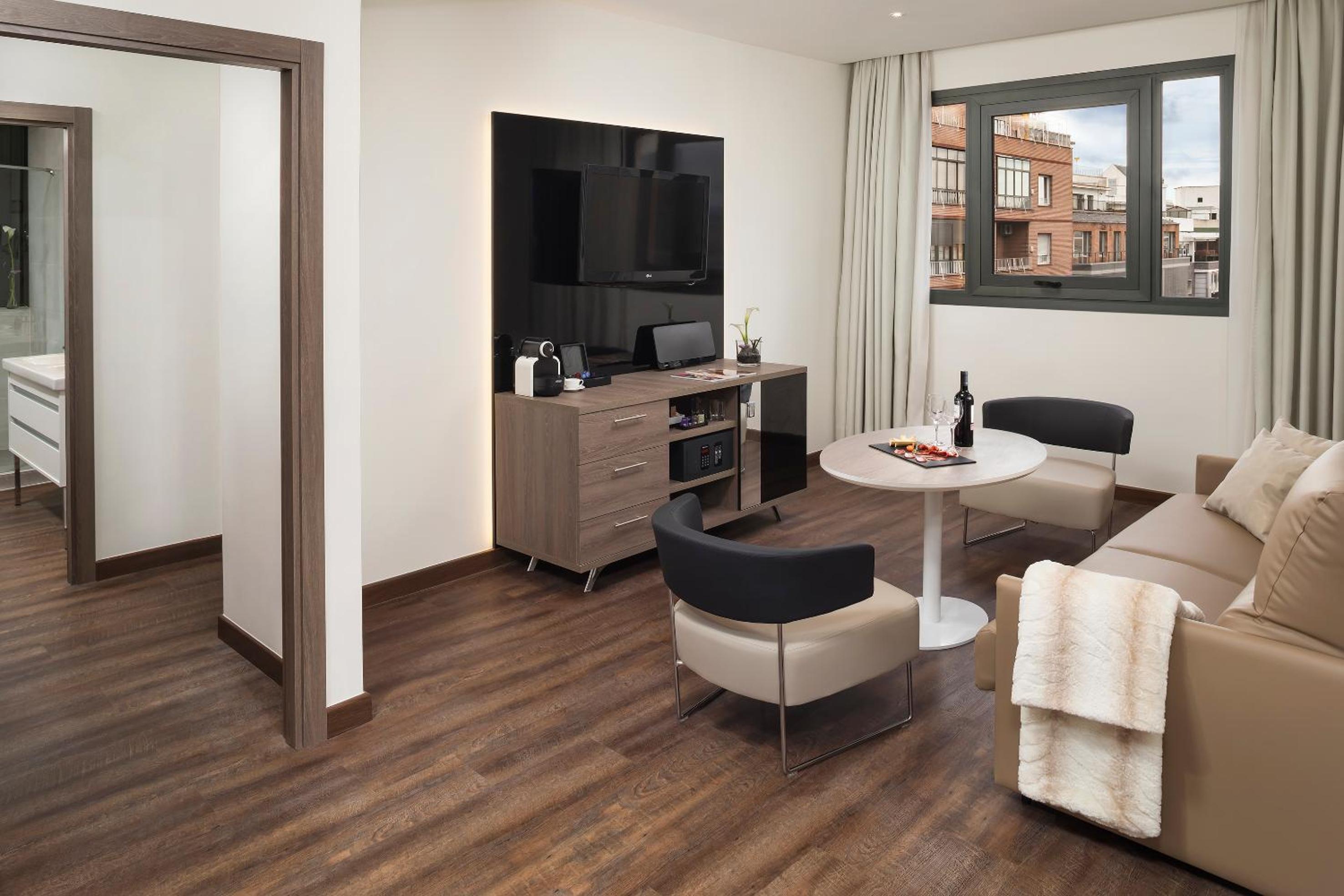 Suite The Level