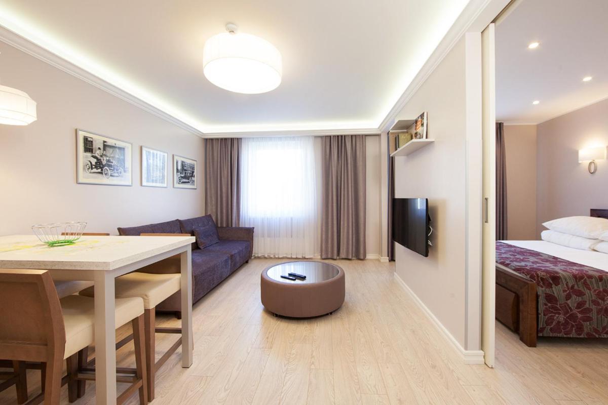 One-Bedroom Apartment photo 2