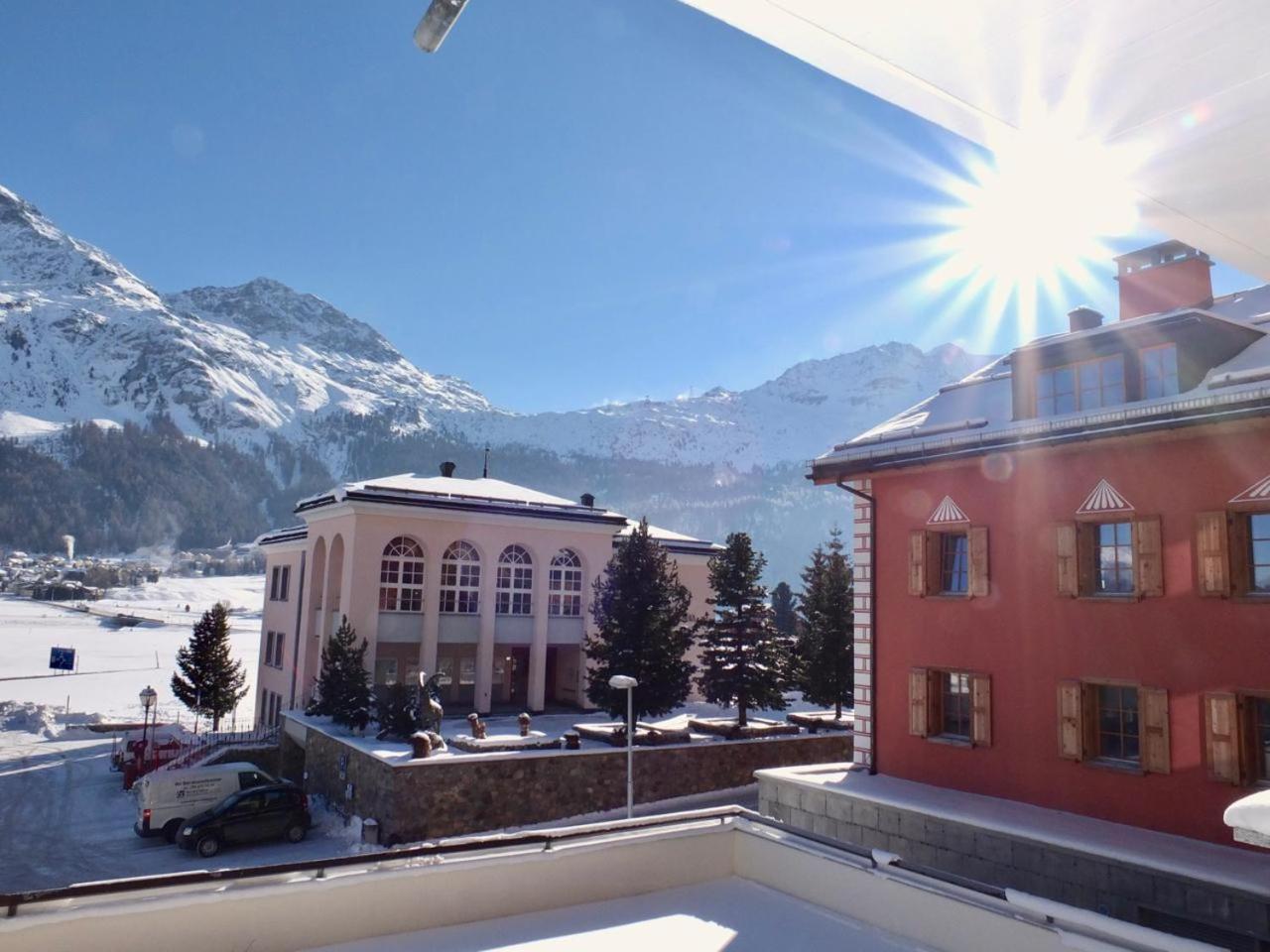 Apartment with Mountain View photo 2