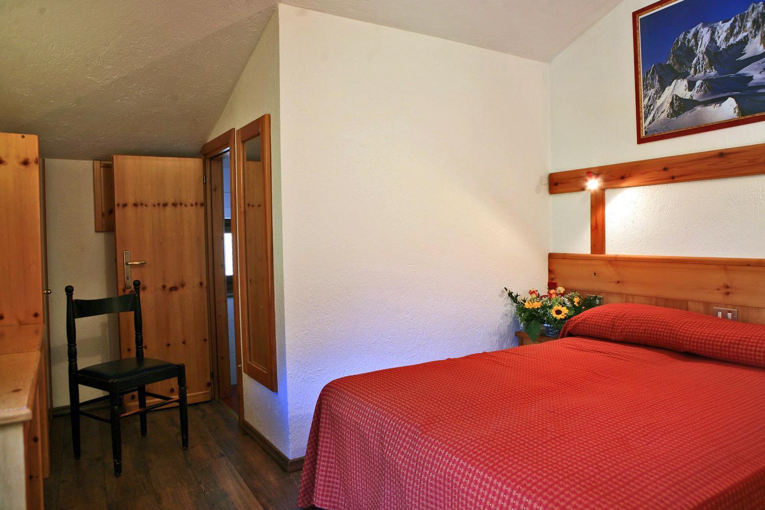 Double or Twin Room - Photo 4
