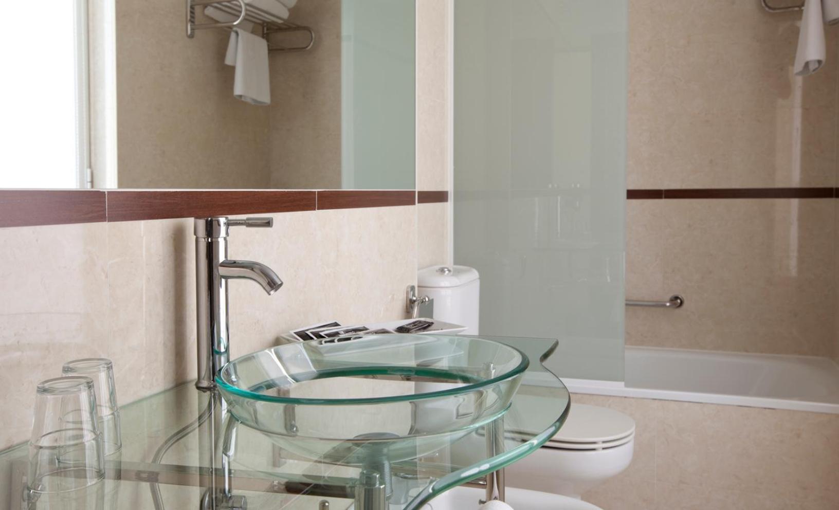 Double or Twin Room - Photo 16
