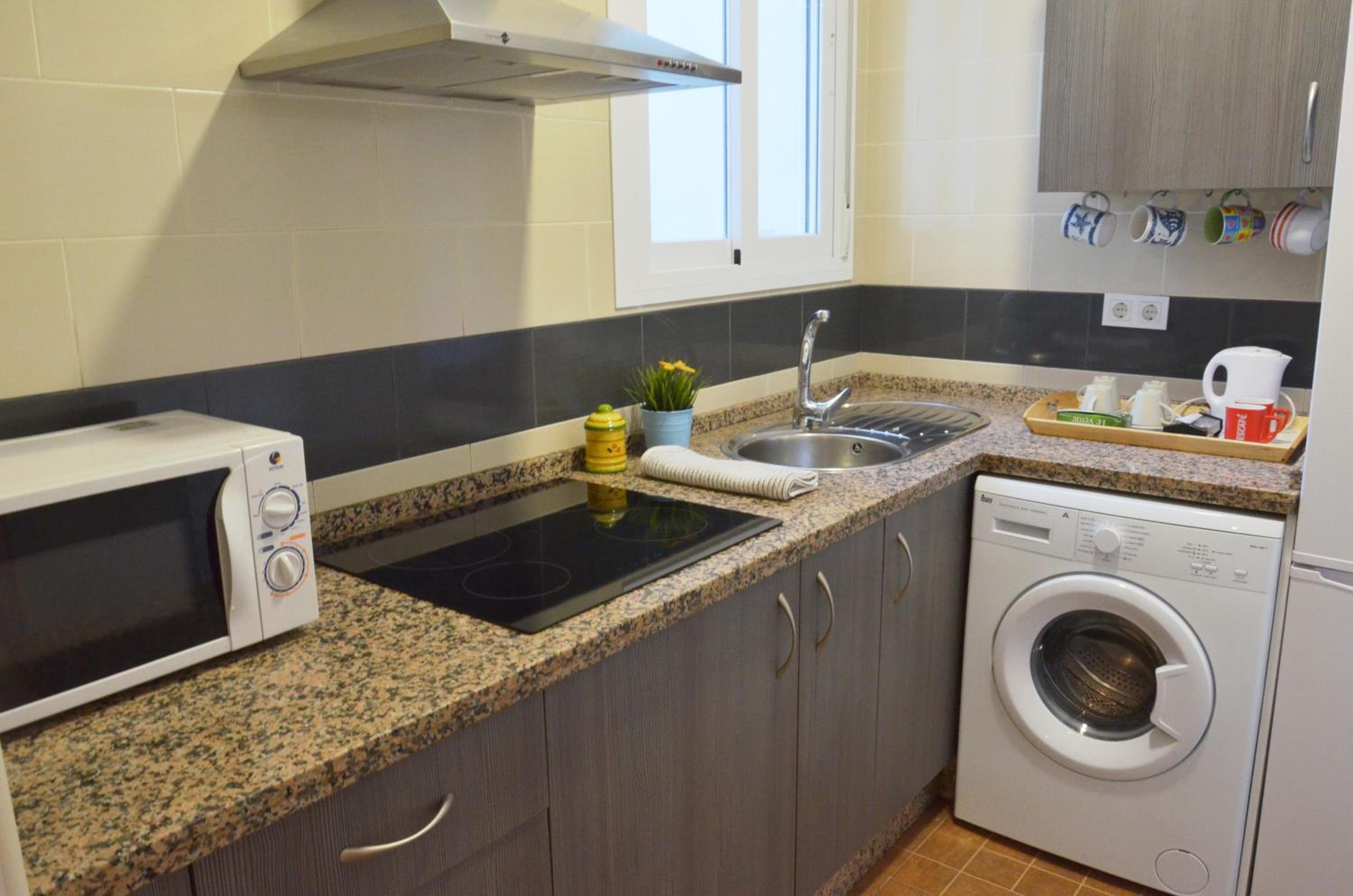 One-Bedroom Apartment - Photo 12