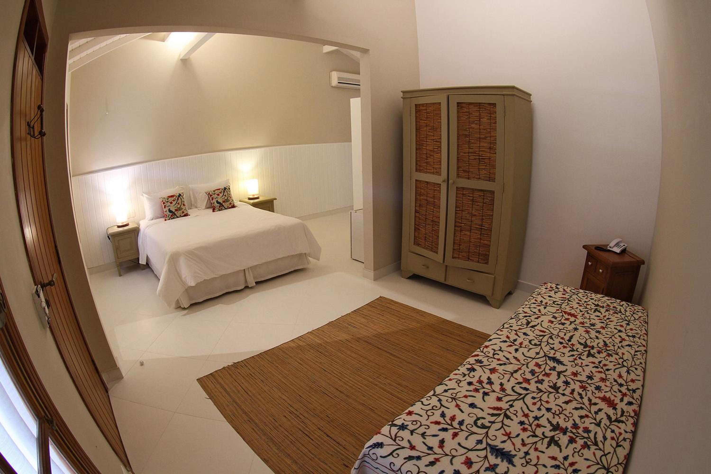 Deluxe King Suite