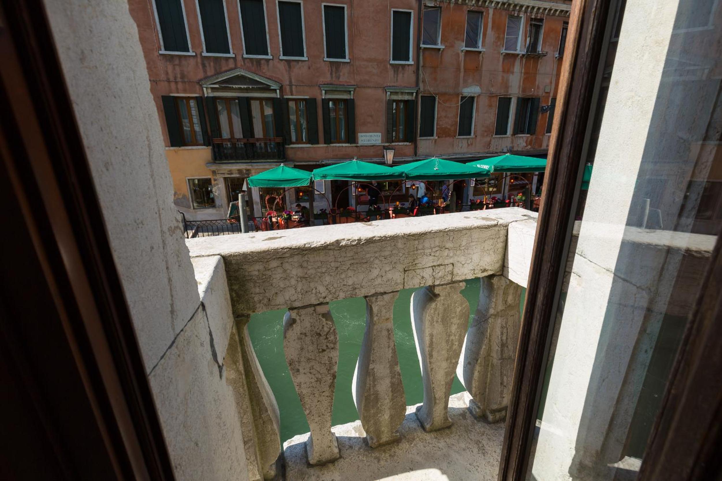 Junior Suite with Canal View