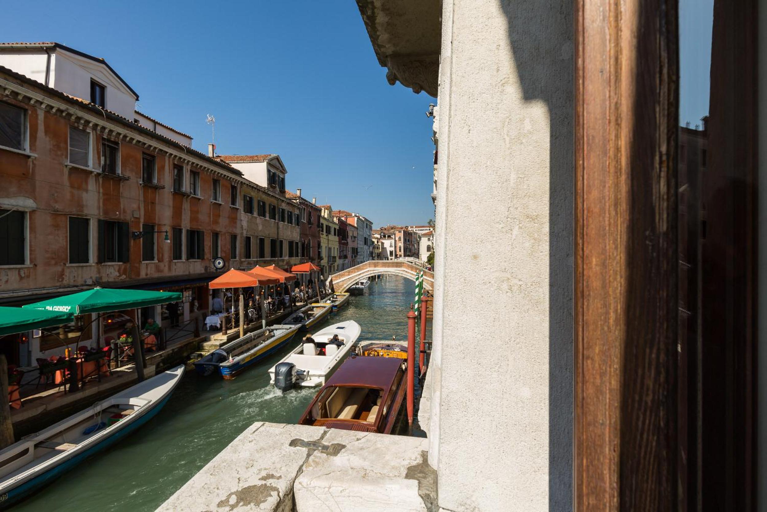 Junior Suite with Canal View