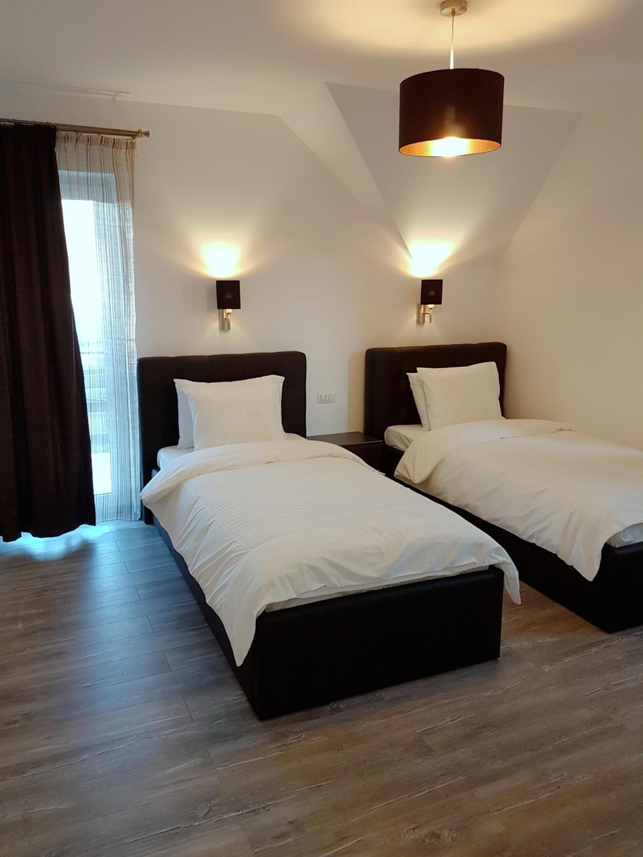 Twin Room - Photo 1