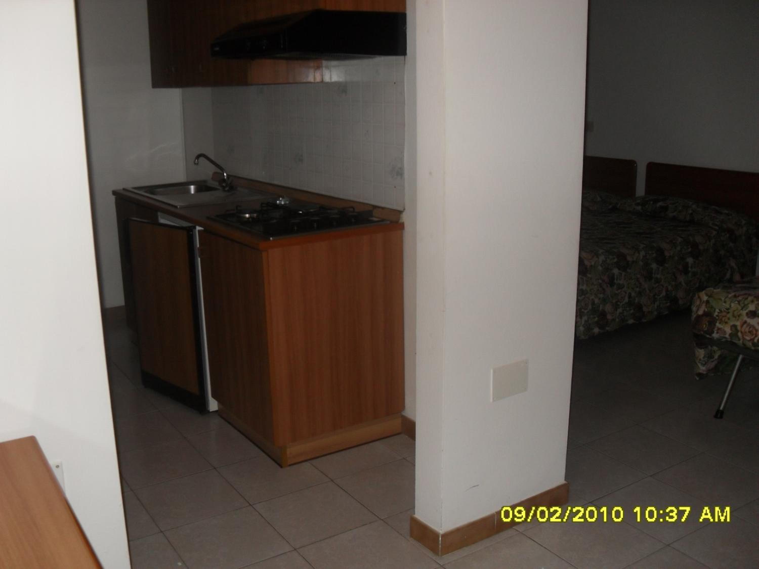 Two-Bedroom Apartment - Photo 2
