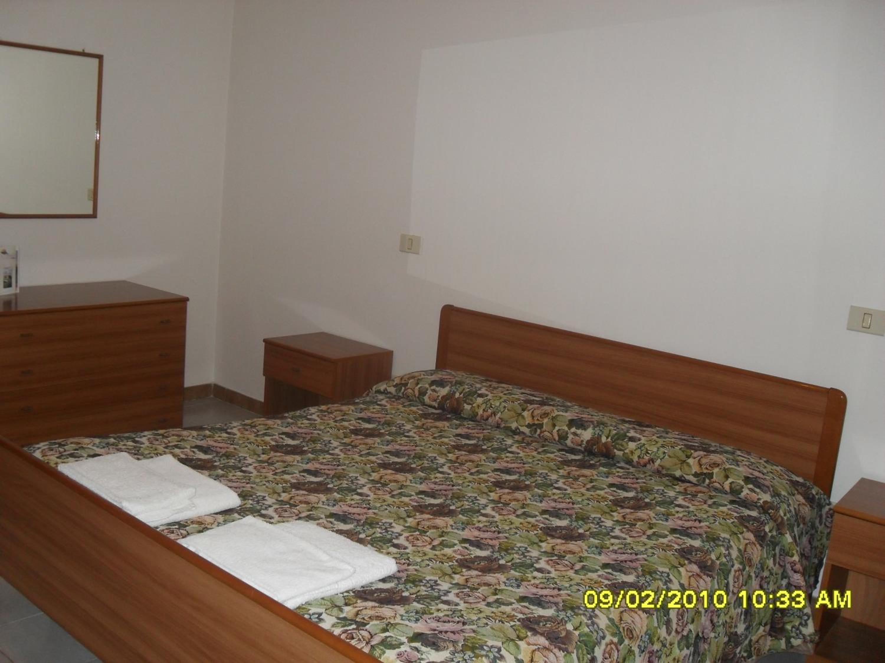 Two-Bedroom Apartment - Photo 7