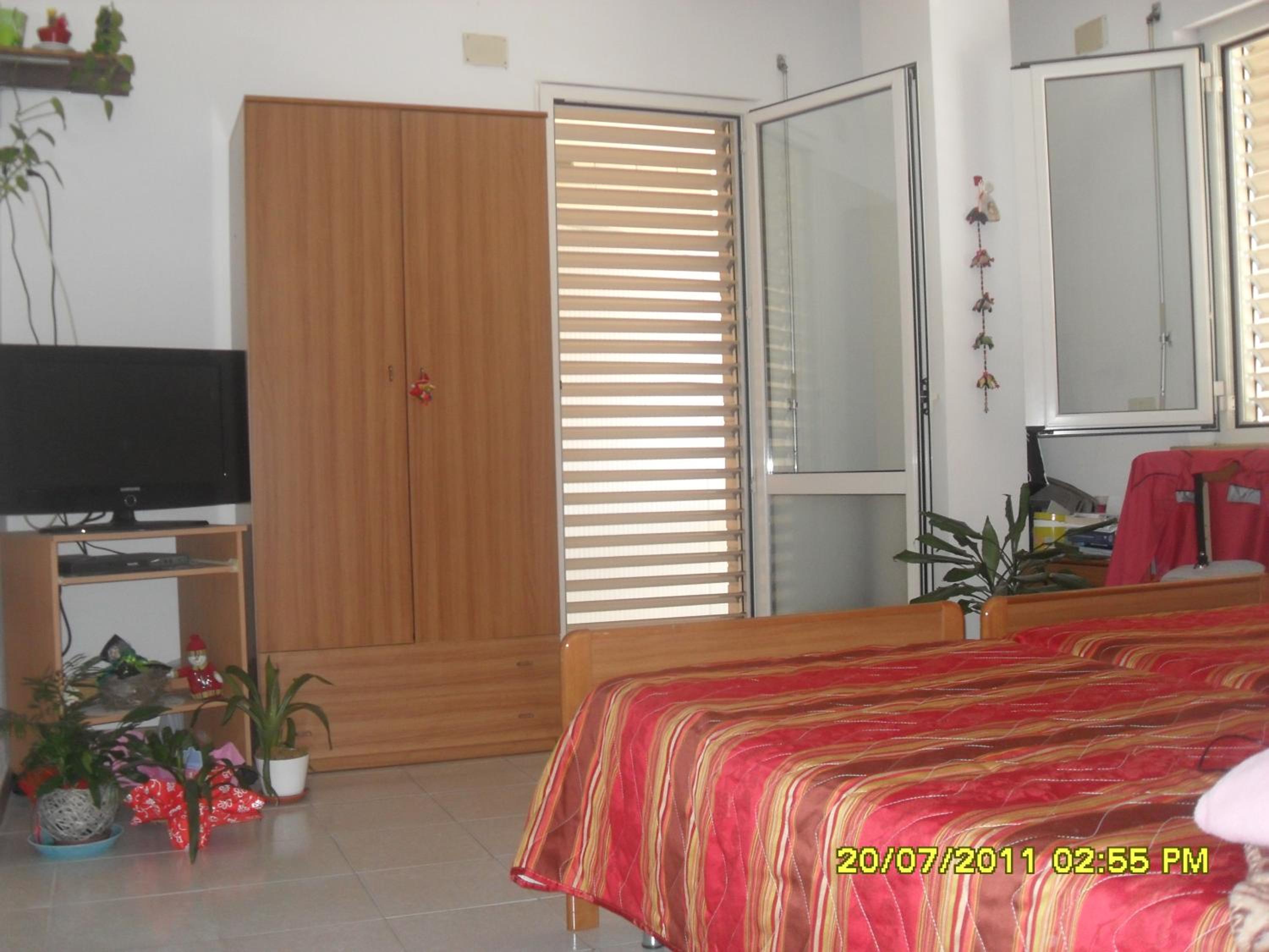One-Bedroom Apartment - Photo 8