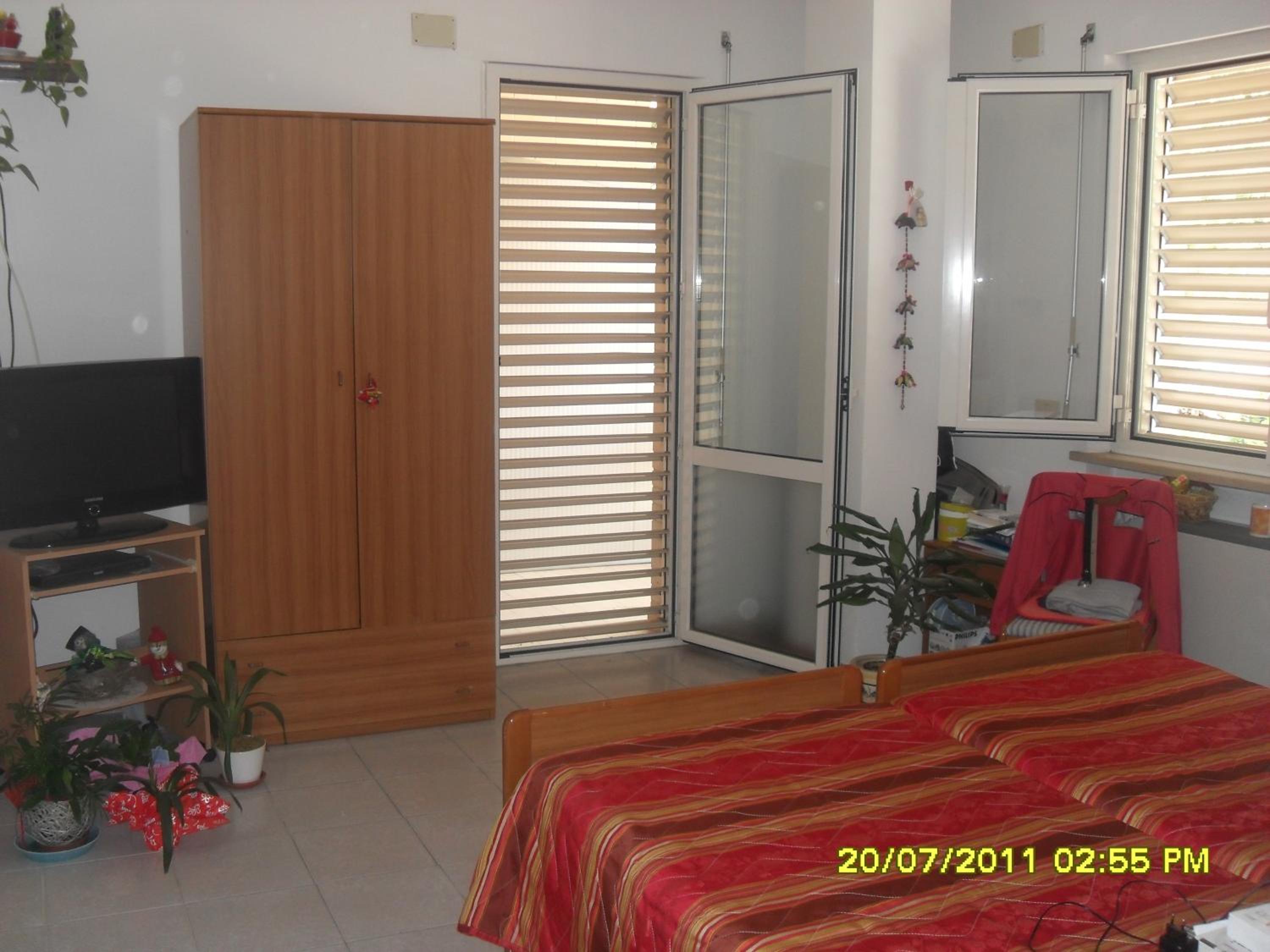 One-Bedroom Apartment - Photo 6