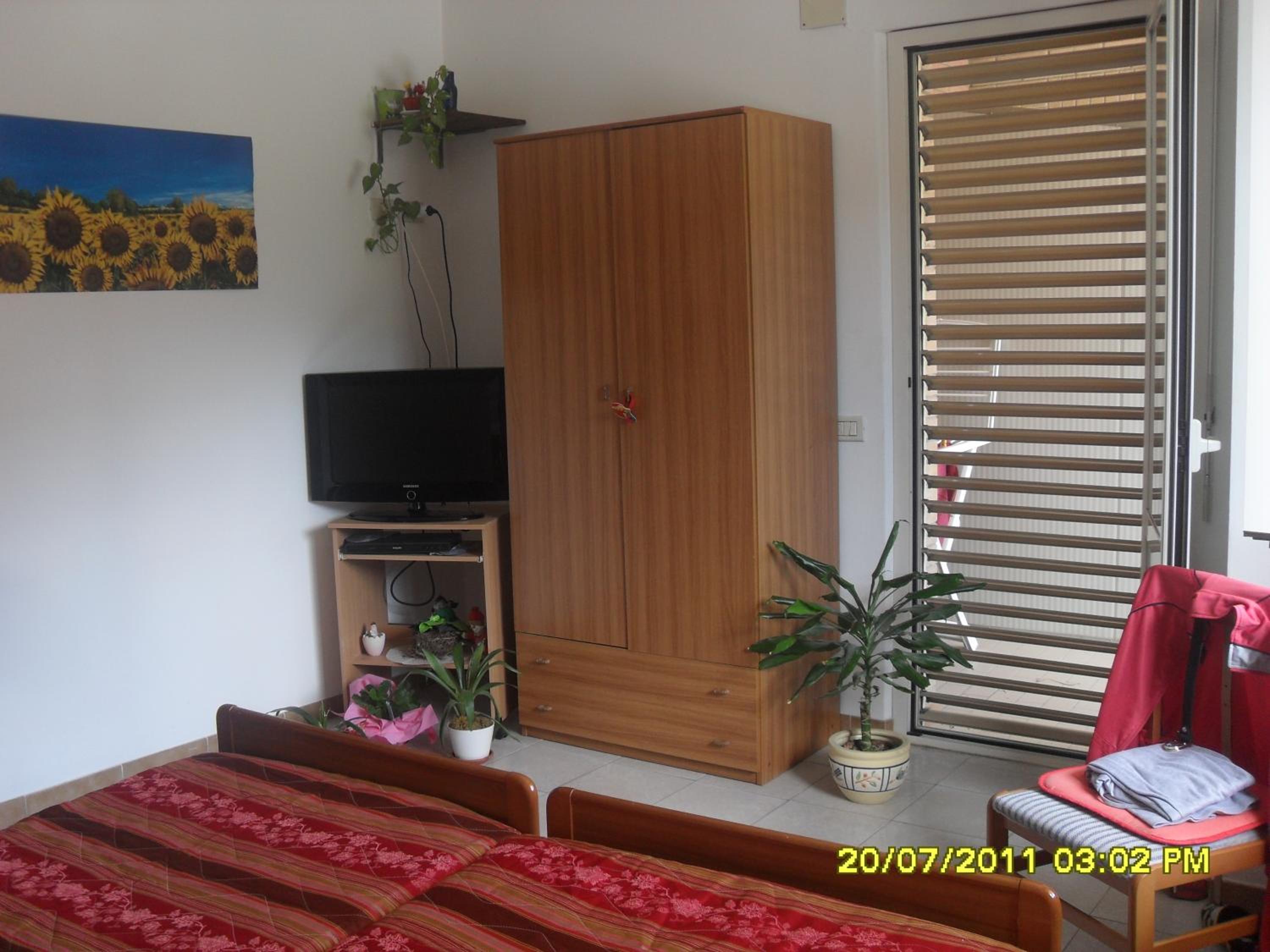 One-Bedroom Apartment - Photo 7