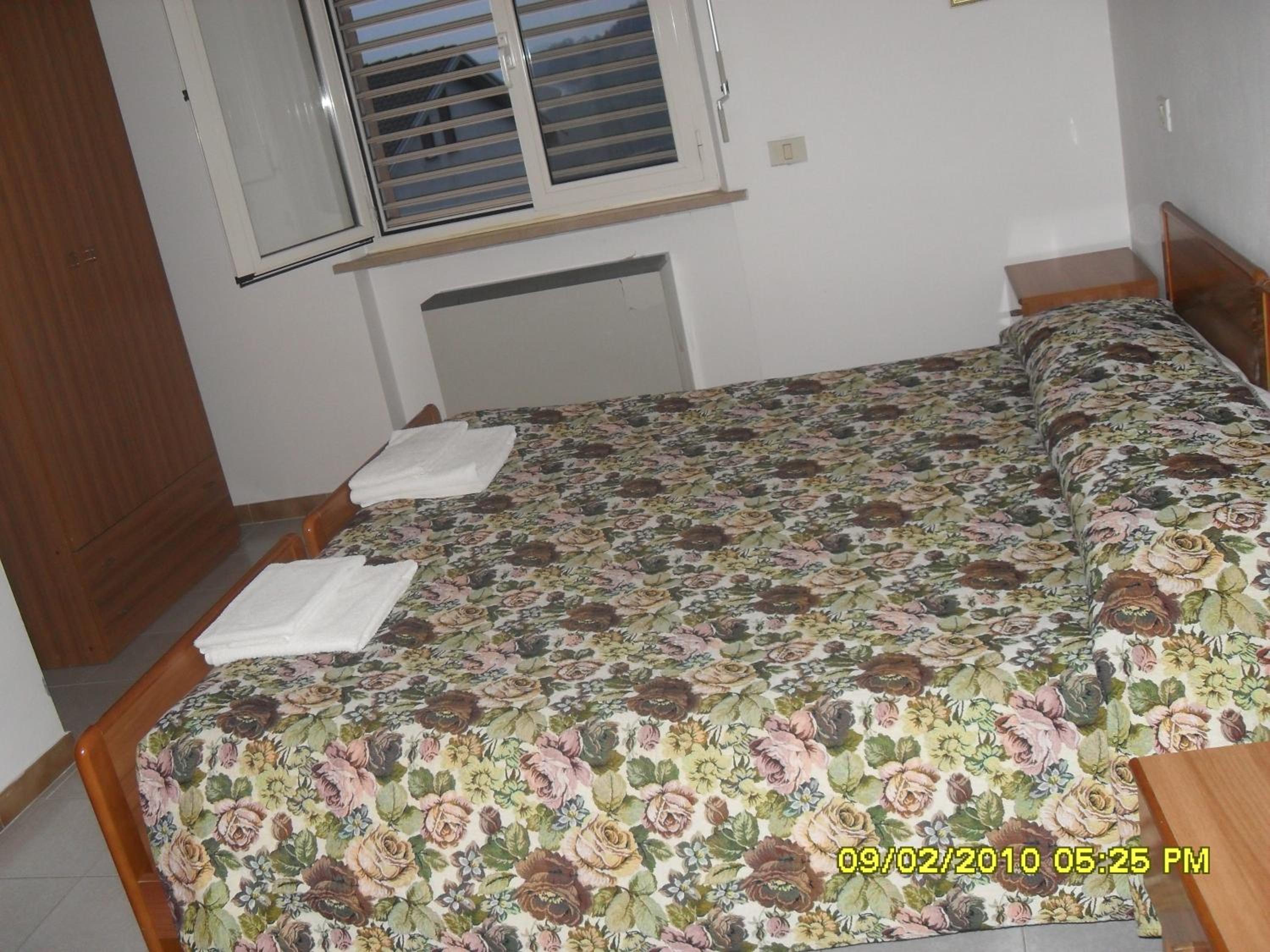 Two-Bedroom Apartment - Photo 11