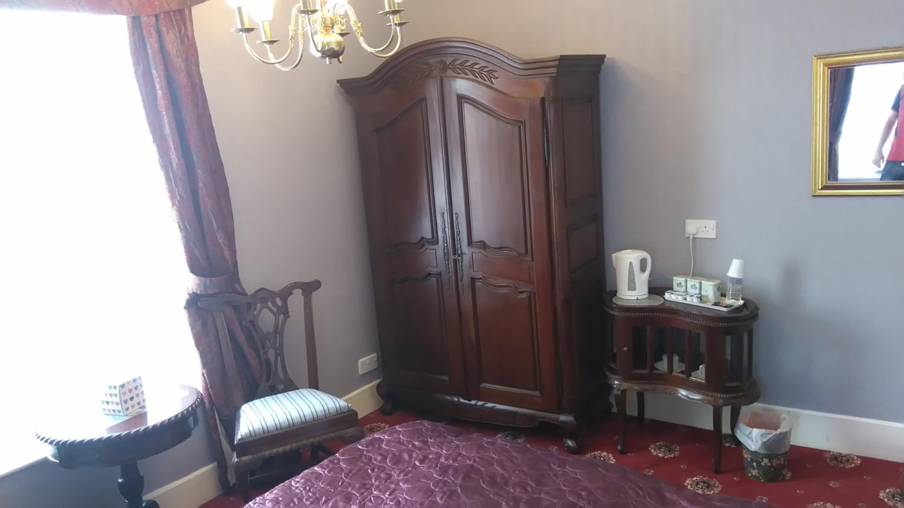 Standard King Room - Photo 9