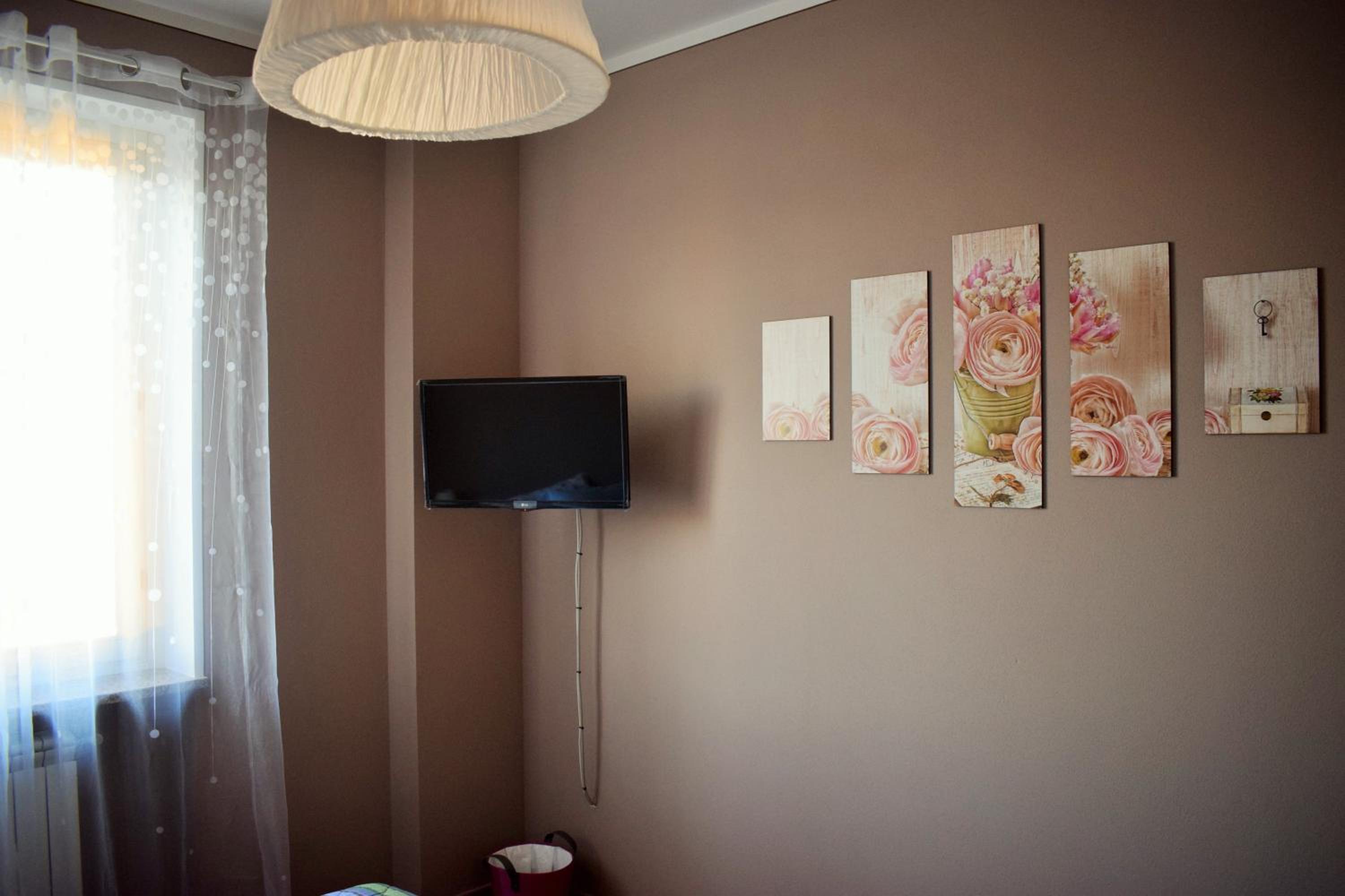 Double or Twin Room with Shared Bathroom photo 2