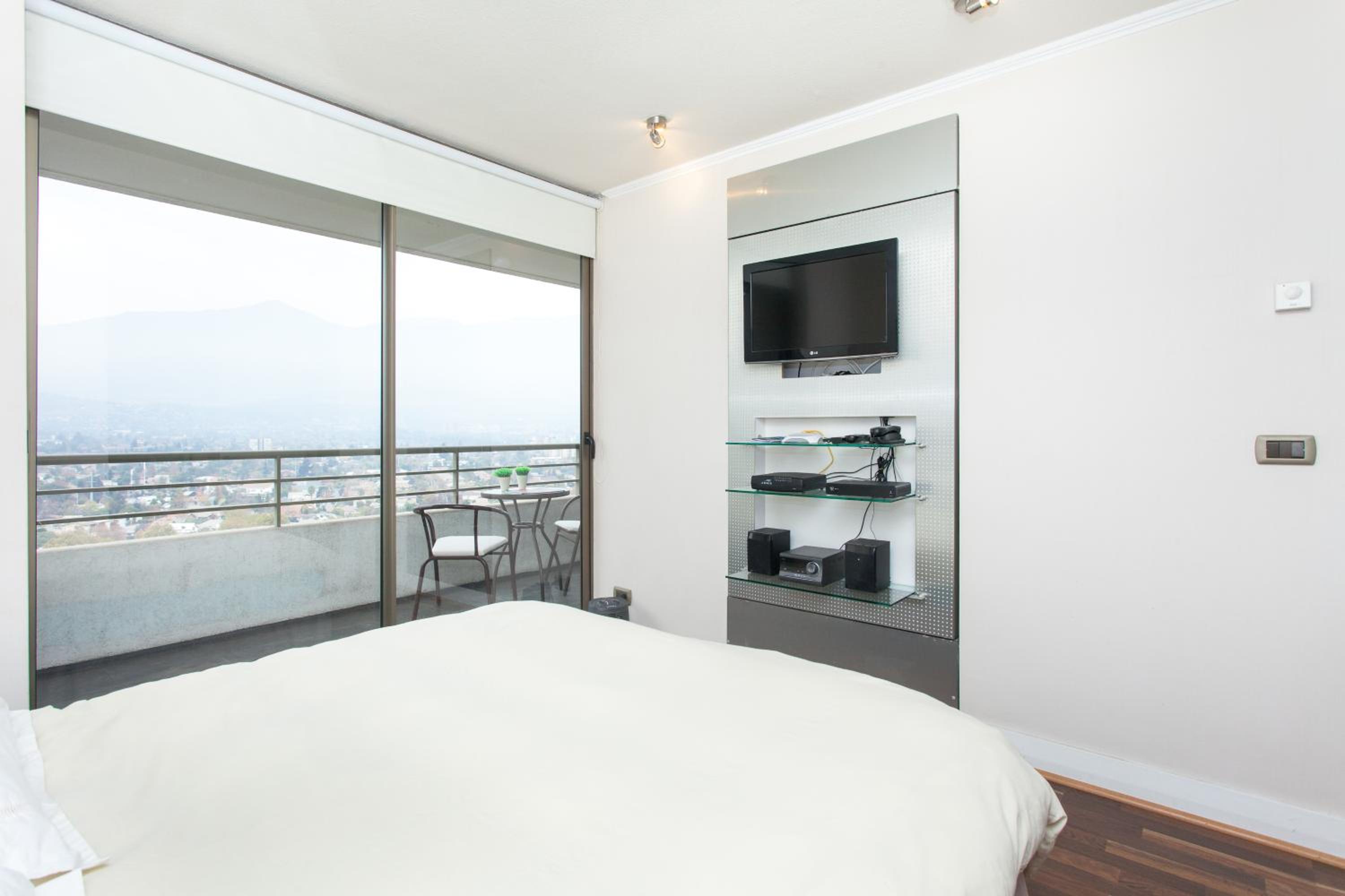 One-Bedroom Apartment photo 2