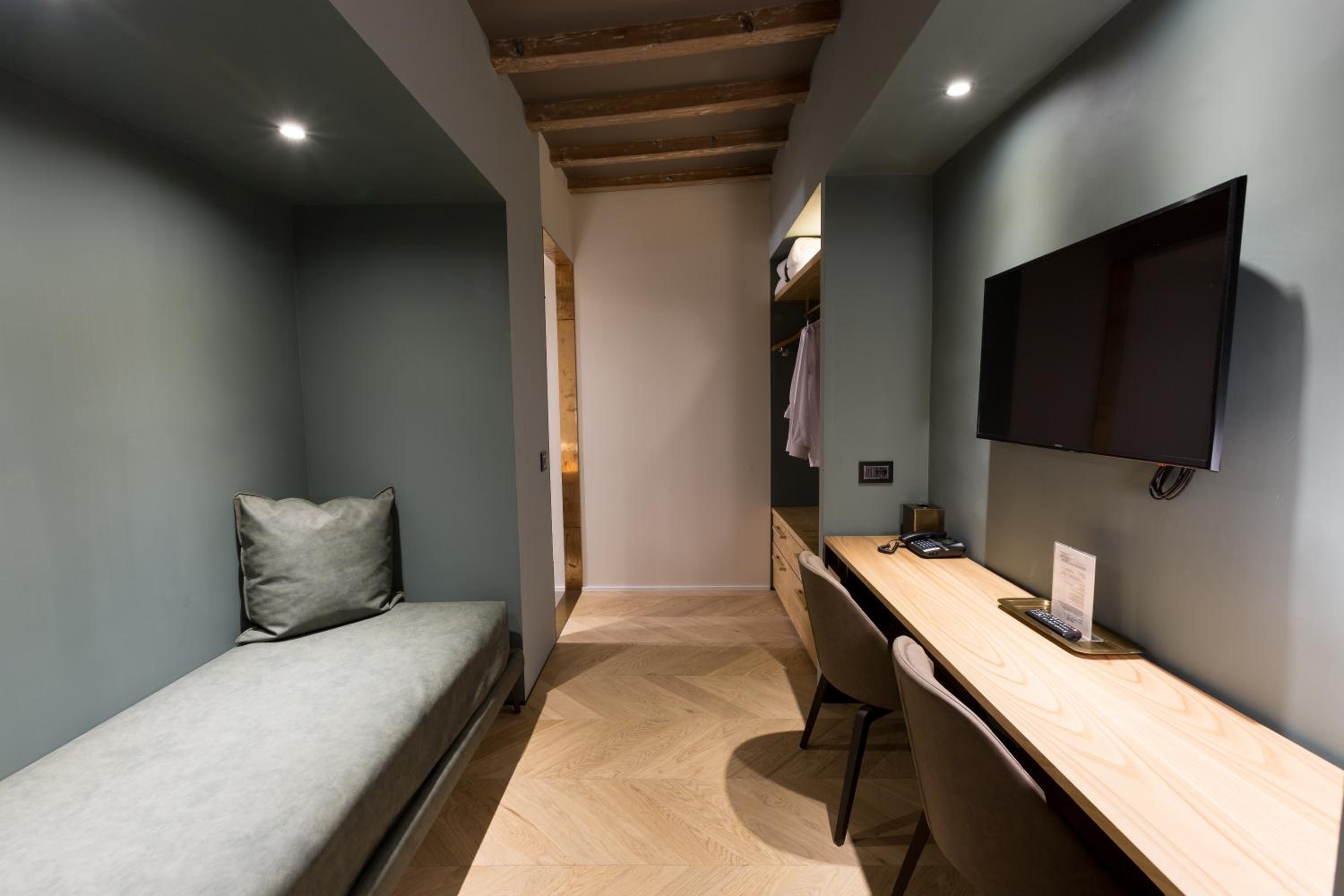 Premium Triple Room - Photo 7