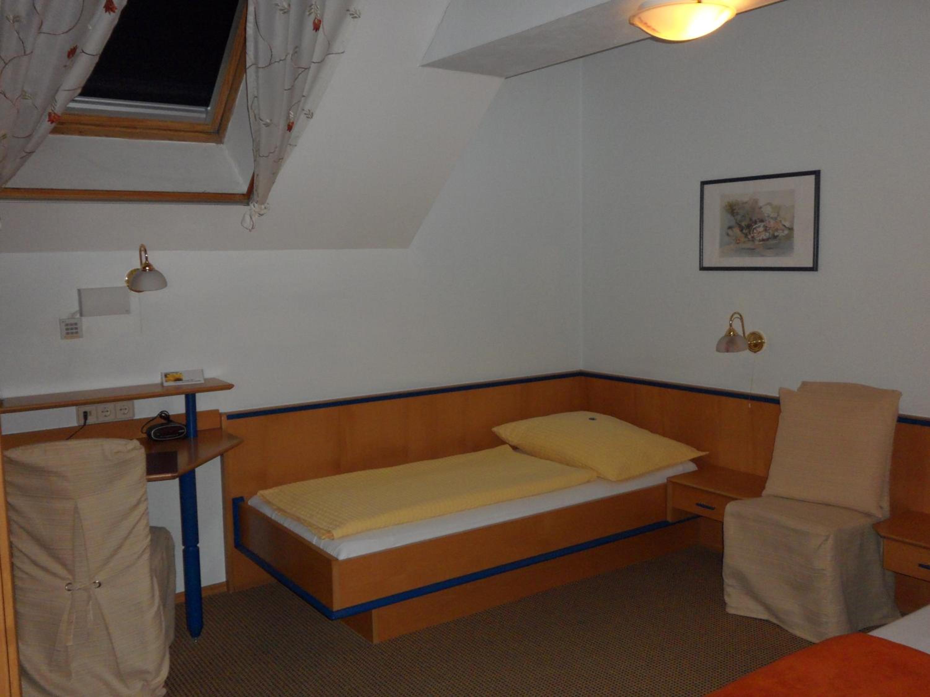 Single Room photo 3