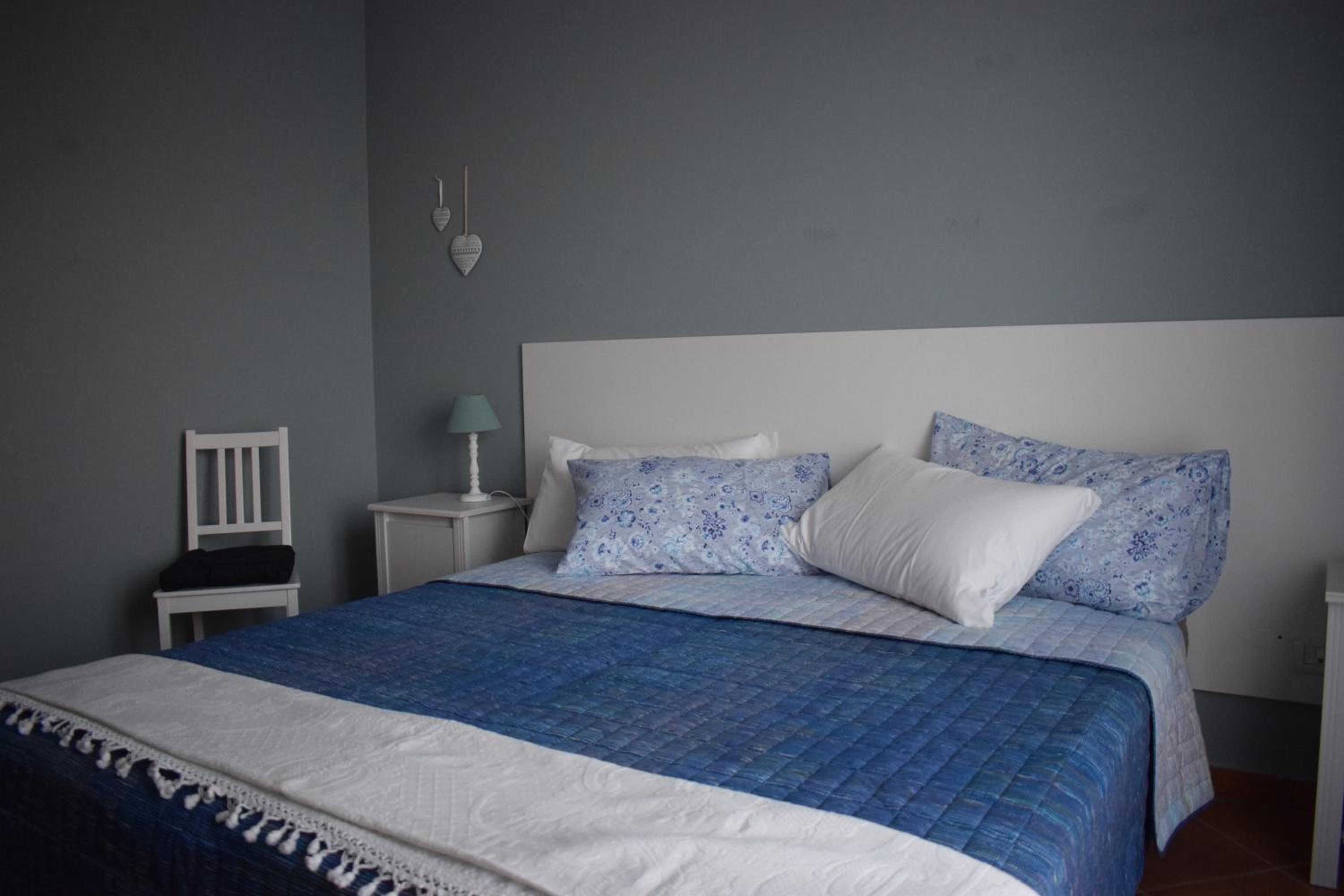 Double or Twin Room with Private External Bathroom - Photo 8