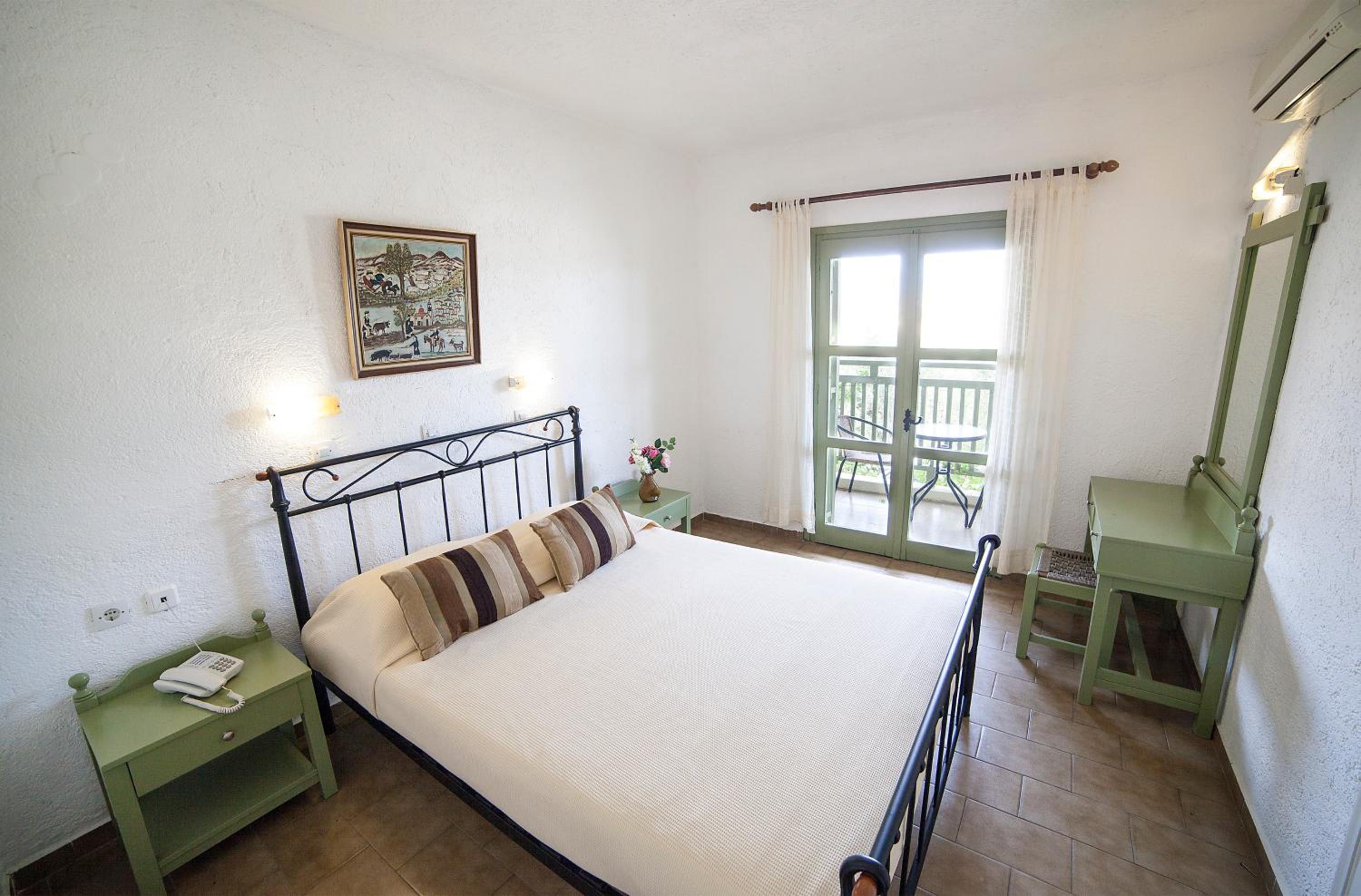 Double or Twin Room - Photo 4