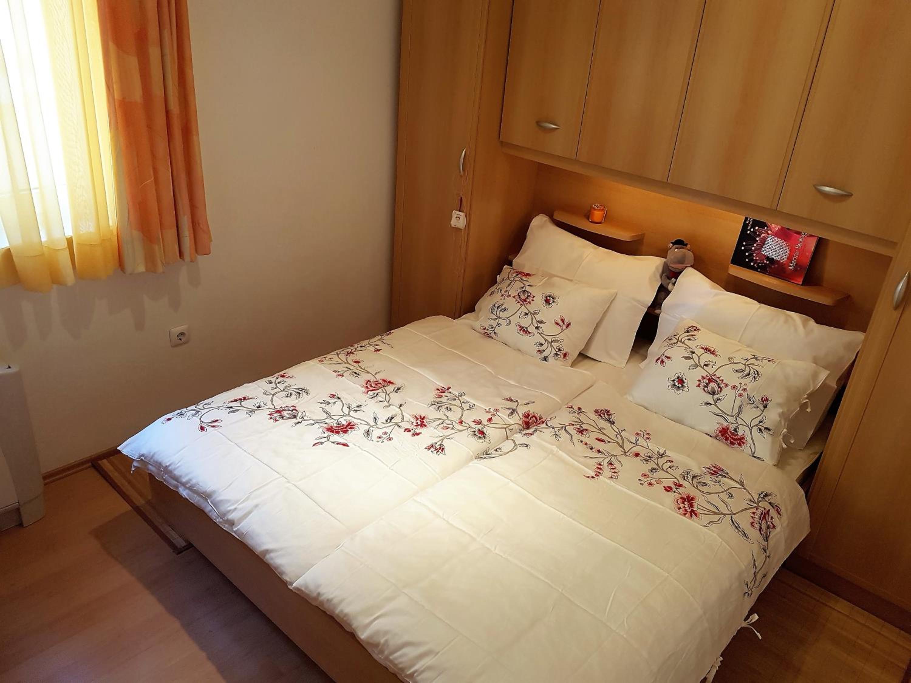 Two-Bedroom Apartment with Balcony - Photo 14